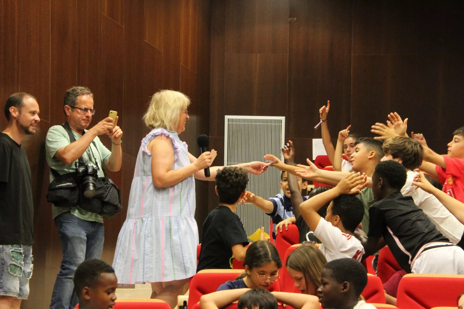 Pilar Santolaria en Unizar Kids: Cómo será la vida en 2075 en el Campus de Huesca. Foto Carlos Neofato