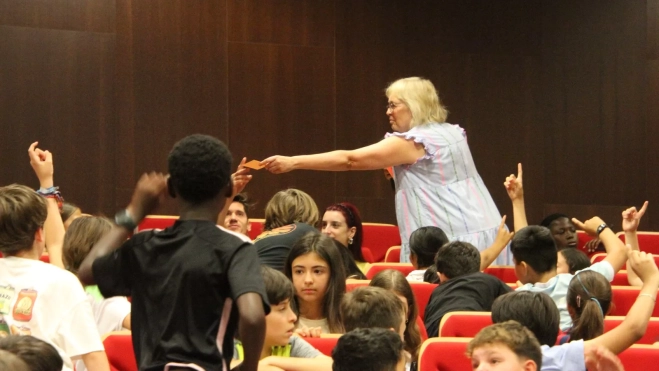 Pilar Santolaria en Unizar Kids: Cómo será la vida en 2075 en el Campus de Huesca. Foto Carlos Neofato Pilar Santolaria en Unizar Kids: Cómo será la vida en 2075 en el Campus de Huesca. Foto Carlos Neofato