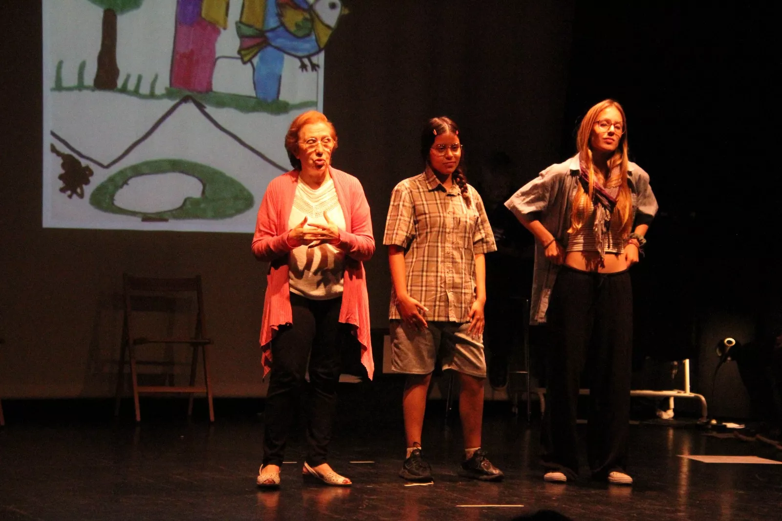 Grupo "En obras" en la Muestra de Teatro Joven con la obra "Casa". Foto Carlos Neofato