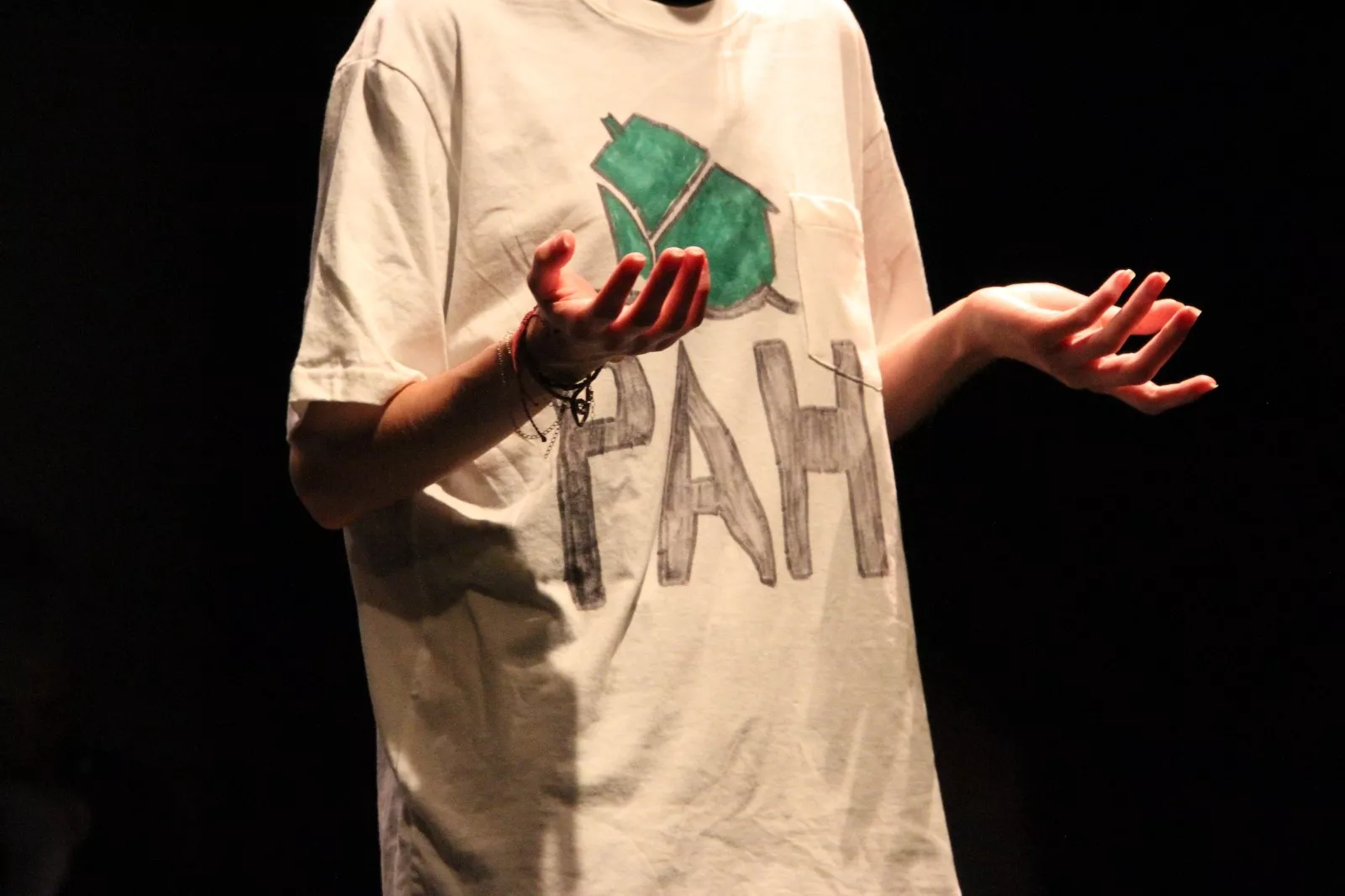 Grupo "En obras" en la Muestra de Teatro Joven con la obra "Casa". Foto Carlos Neofato