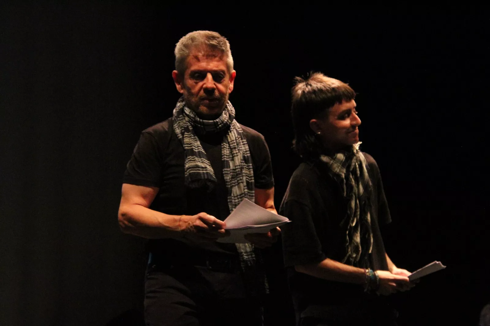Grupo "En obras" en la Muestra de Teatro Joven con la obra "Casa". Foto Carlos Neofato