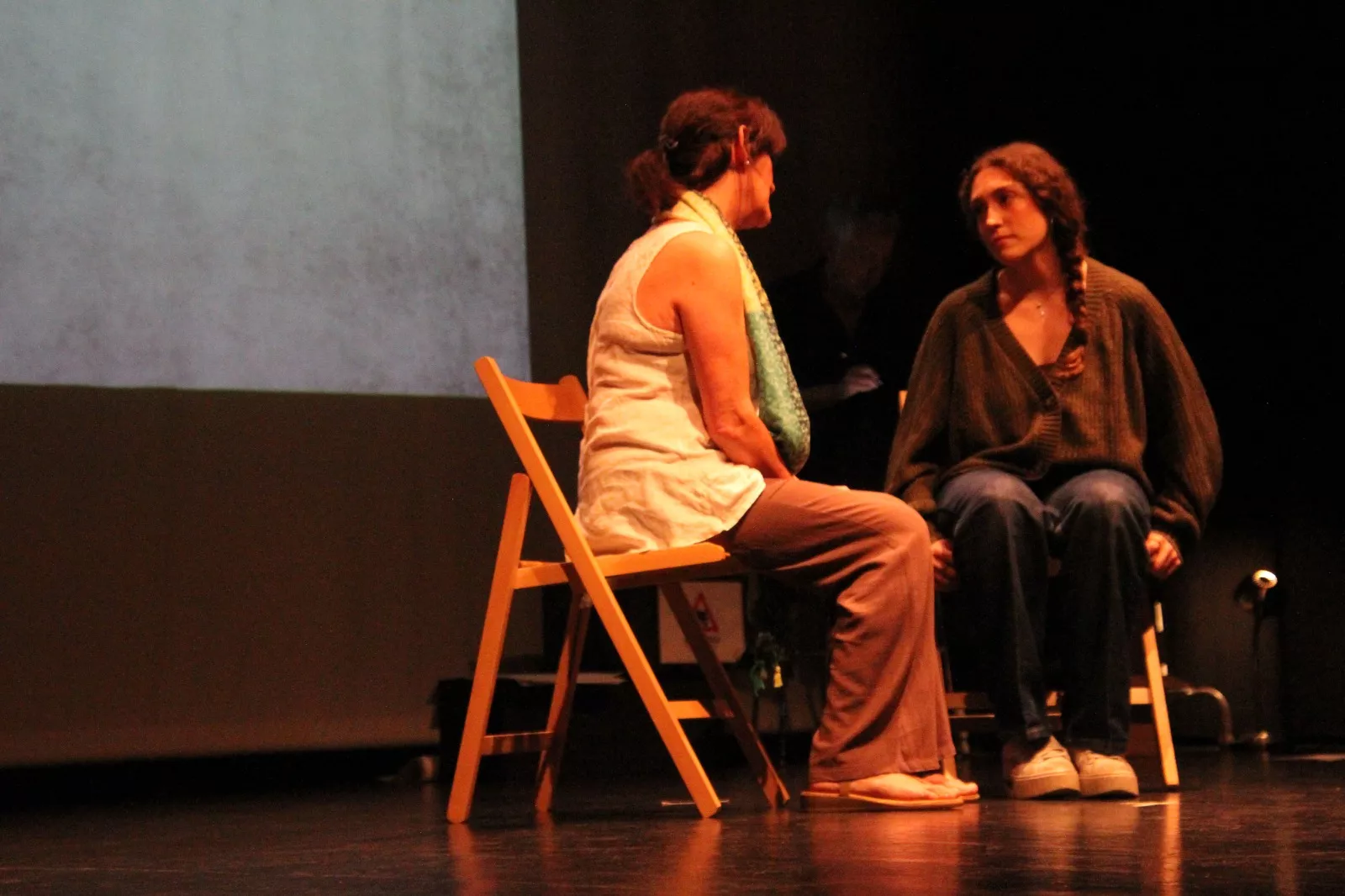 Grupo "En obras" en la Muestra de Teatro Joven con la obra "Casa". Foto Carlos Neofato