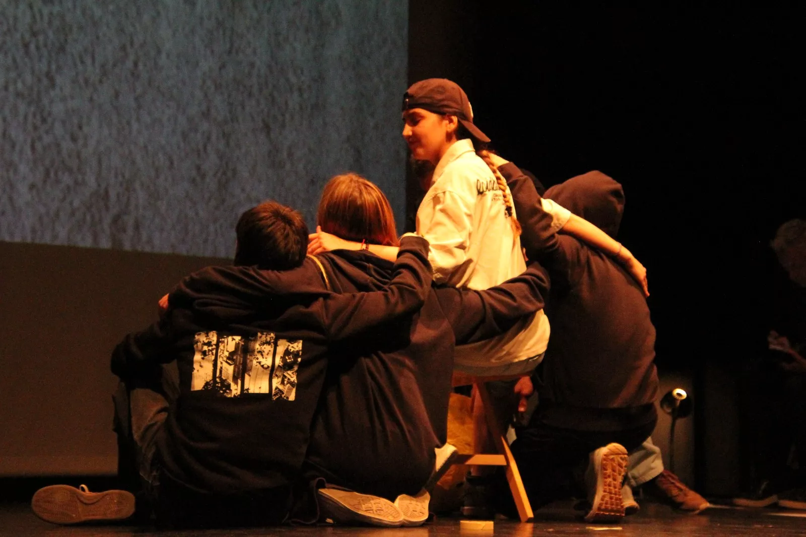 Grupo "En obras" en la Muestra de Teatro Joven con la obra "Casa". Foto Carlos Neofato