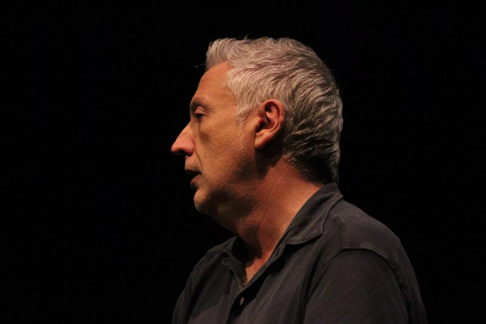 Grupo "En obras" en la Muestra de Teatro Joven con la obra "Casa". Foto Carlos Neofato