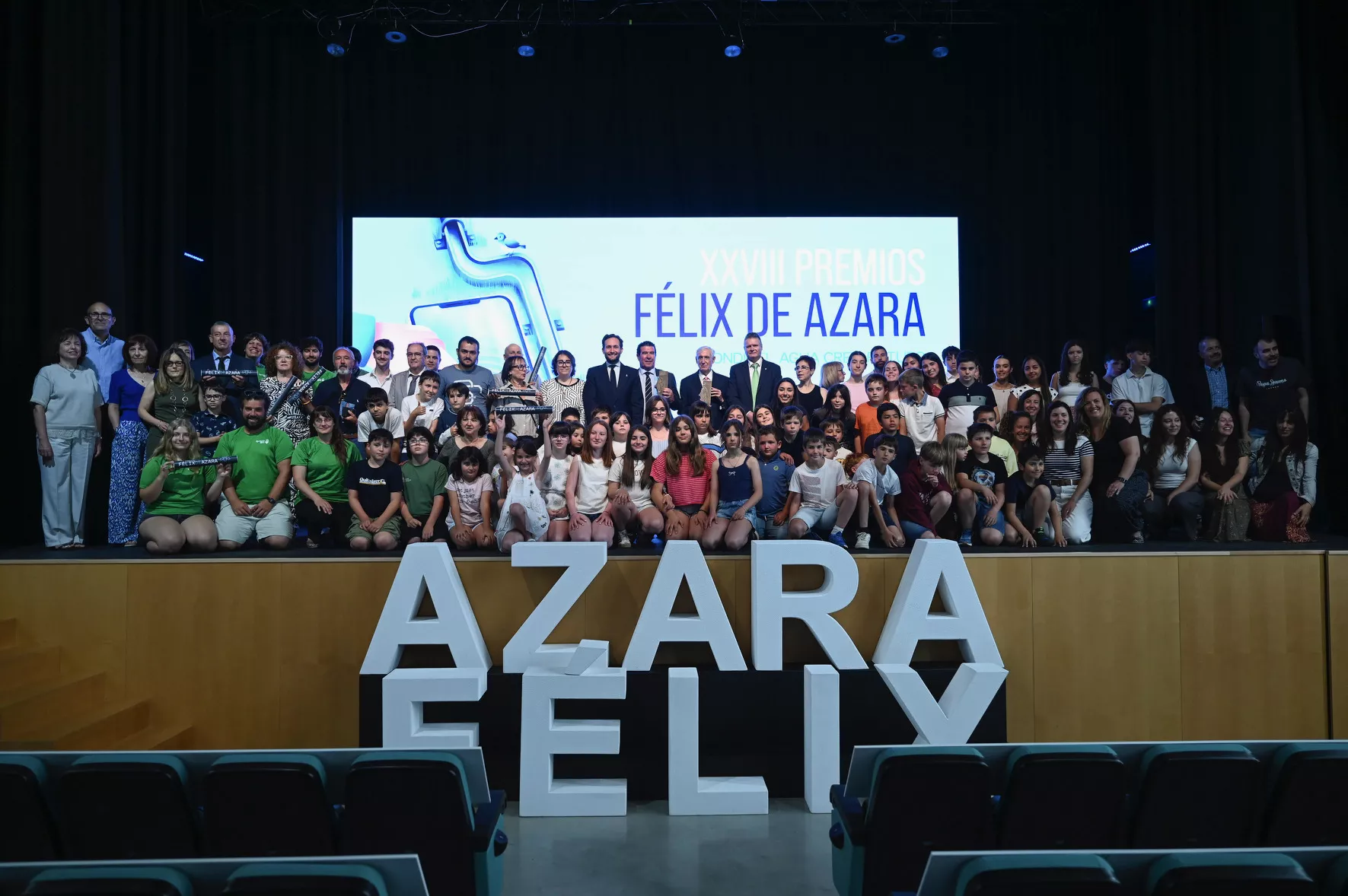 Foto de grupo de premiados en los Félix de Azara celebrados en Fraga
