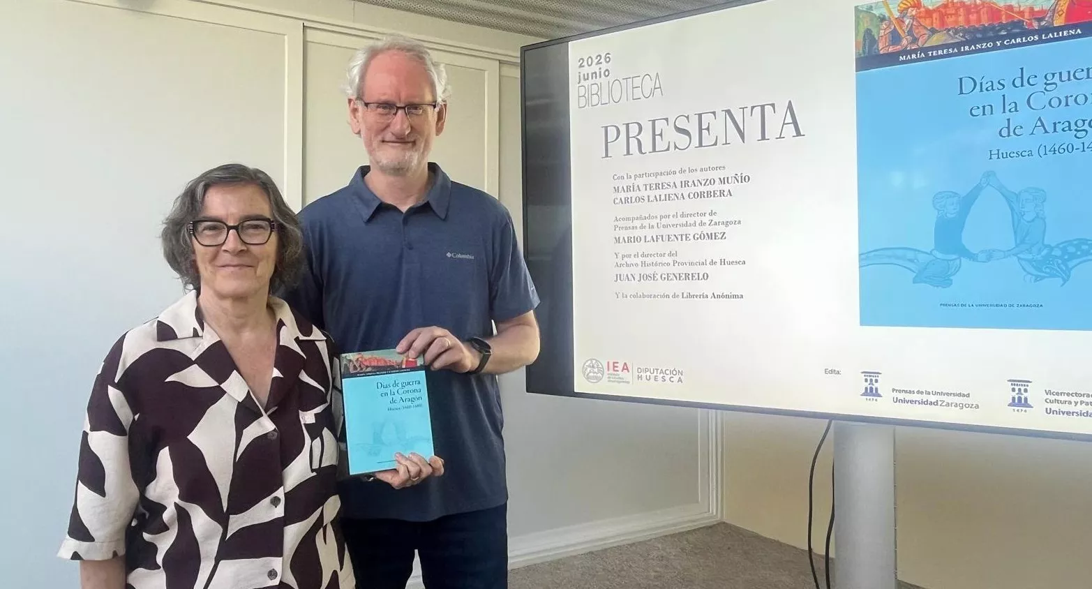 María Teresa Iranzo y Carlos Laliena presentan en el IEA 'Días de guerra en la Corona de Aragón: Huesca (1460-1480)'. Foto Mercedes Manterola