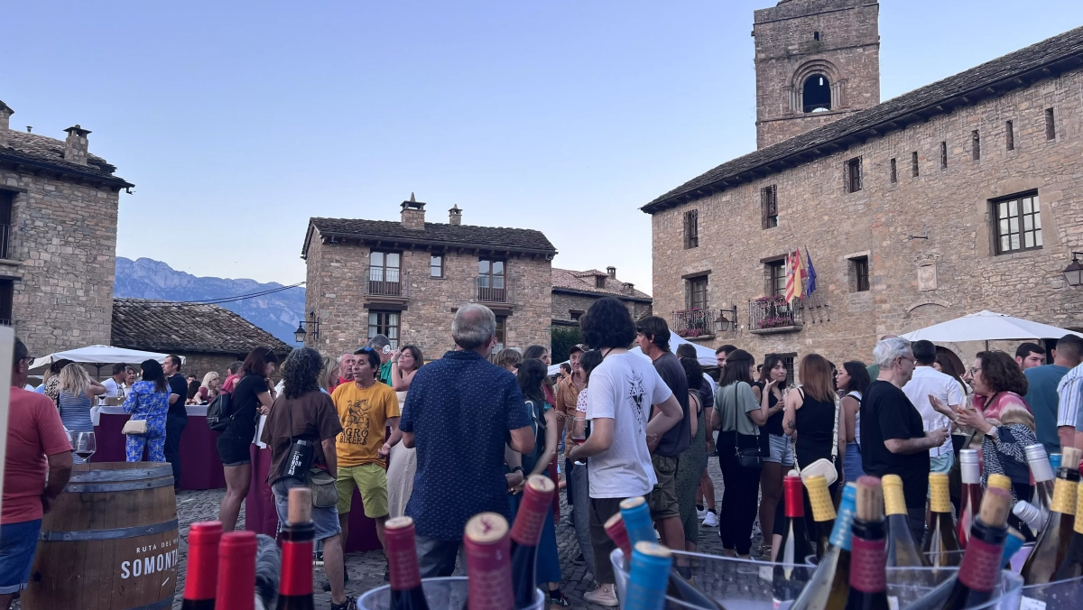 Seis bodegas y cuatro restaurantes en Somontano en Ruta en Aínsa este sábado