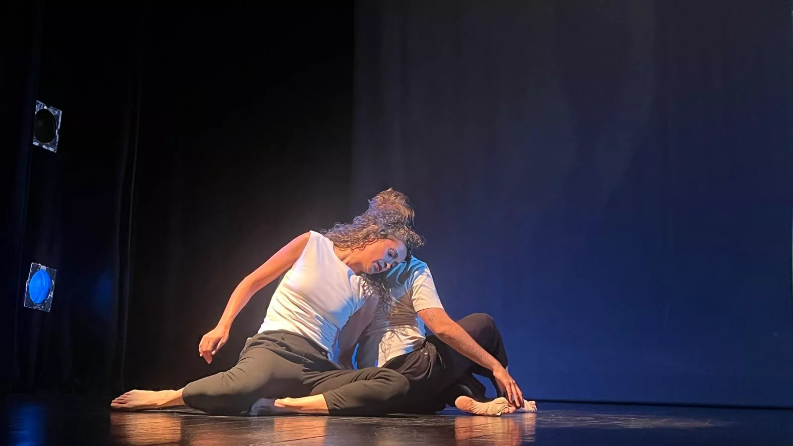 Representación de 'Tiempo ajeno' del El Taller Municipal de Danza Contemporánea. Foto Mercedes Manterola