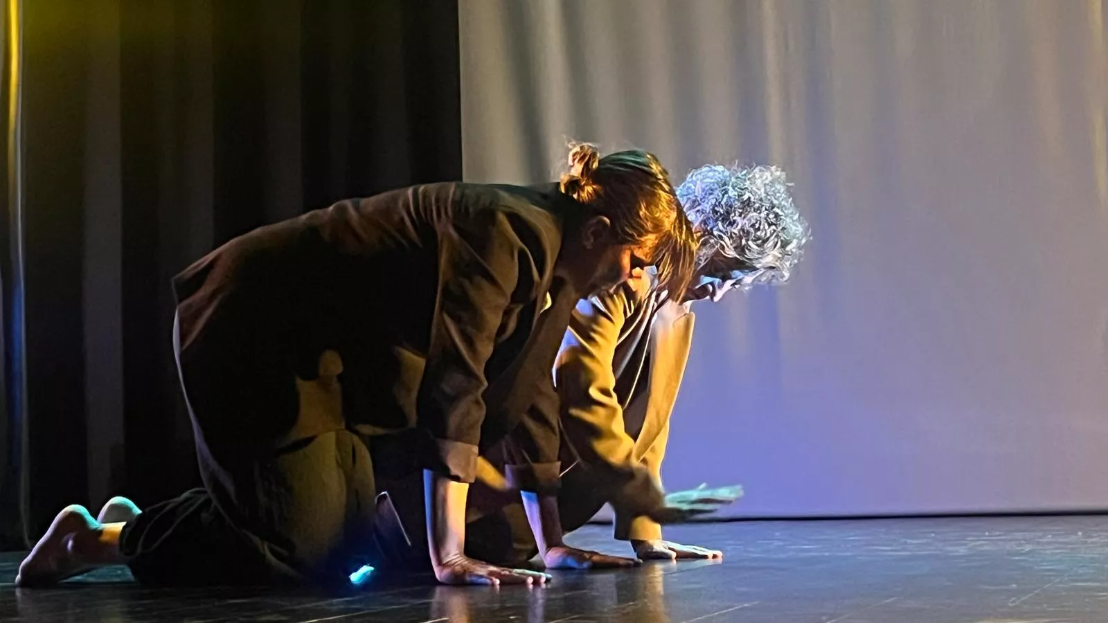 Representación de 'Tiempo ajeno' del El Taller Municipal de Danza Contemporánea. Foto Mercedes Manterola