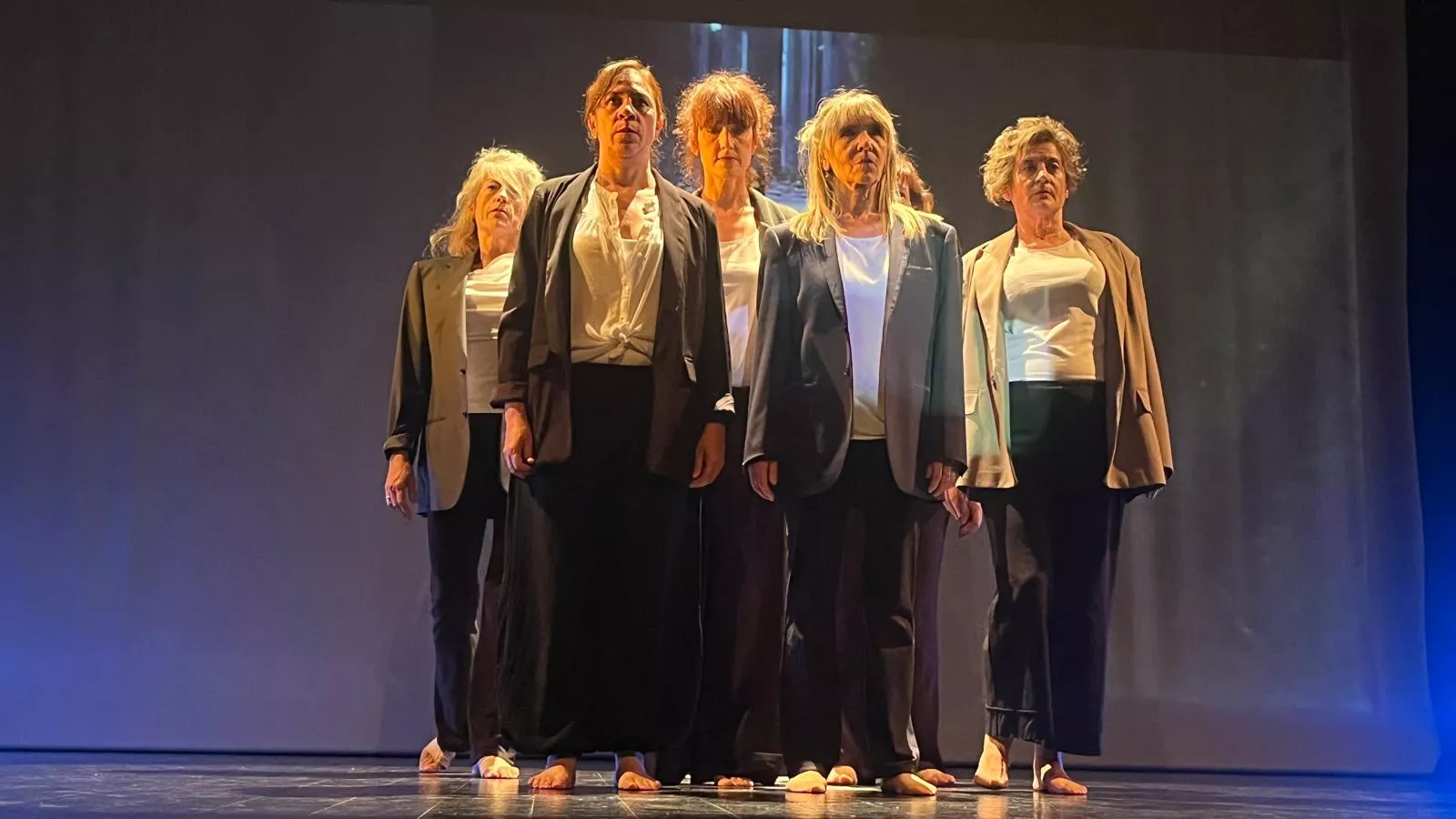 Representación de 'Tiempo ajeno' del El Taller Municipal de Danza Contemporánea. Foto Mercedes Manterola
