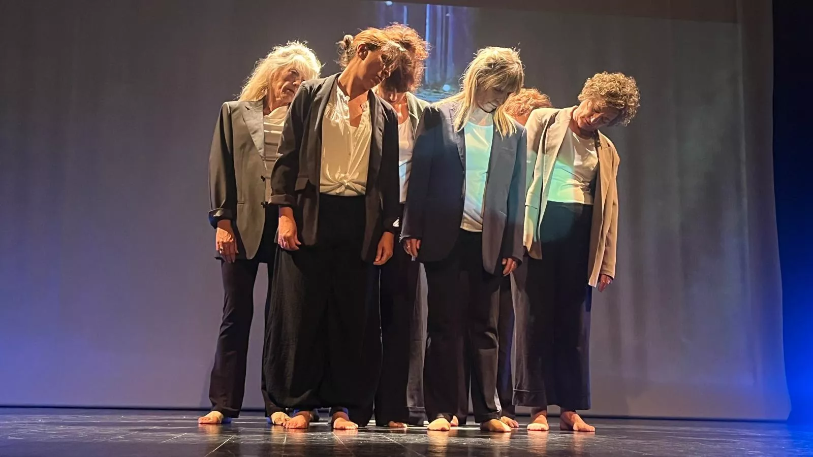 Representación de 'Tiempo ajeno' del El Taller Municipal de Danza Contemporánea. Foto Mercedes Manterola