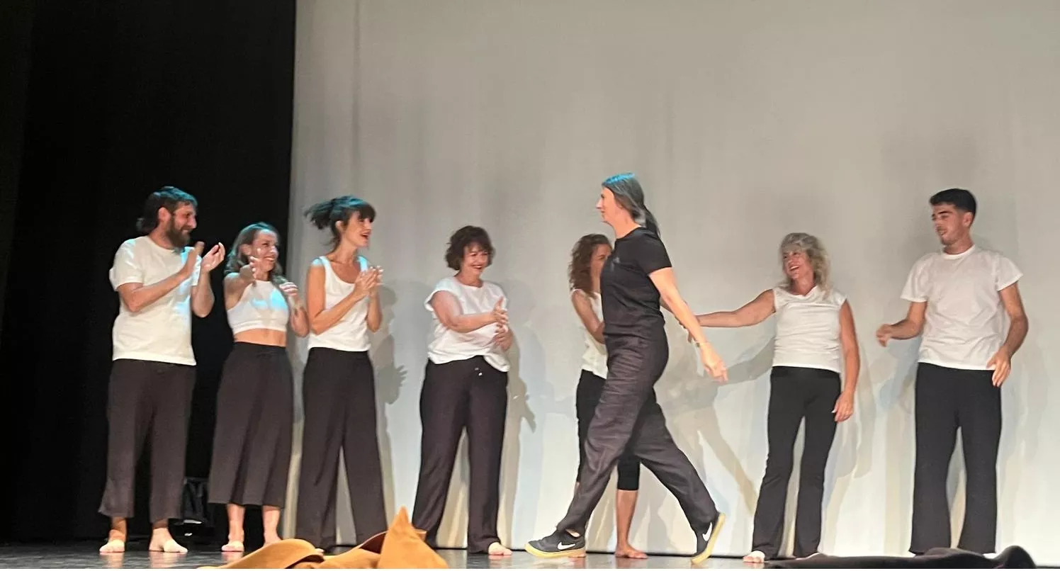 Representación de 'Tiempo ajeno' del El Taller Municipal de Danza Contemporánea. Foto Mercedes Manterola
