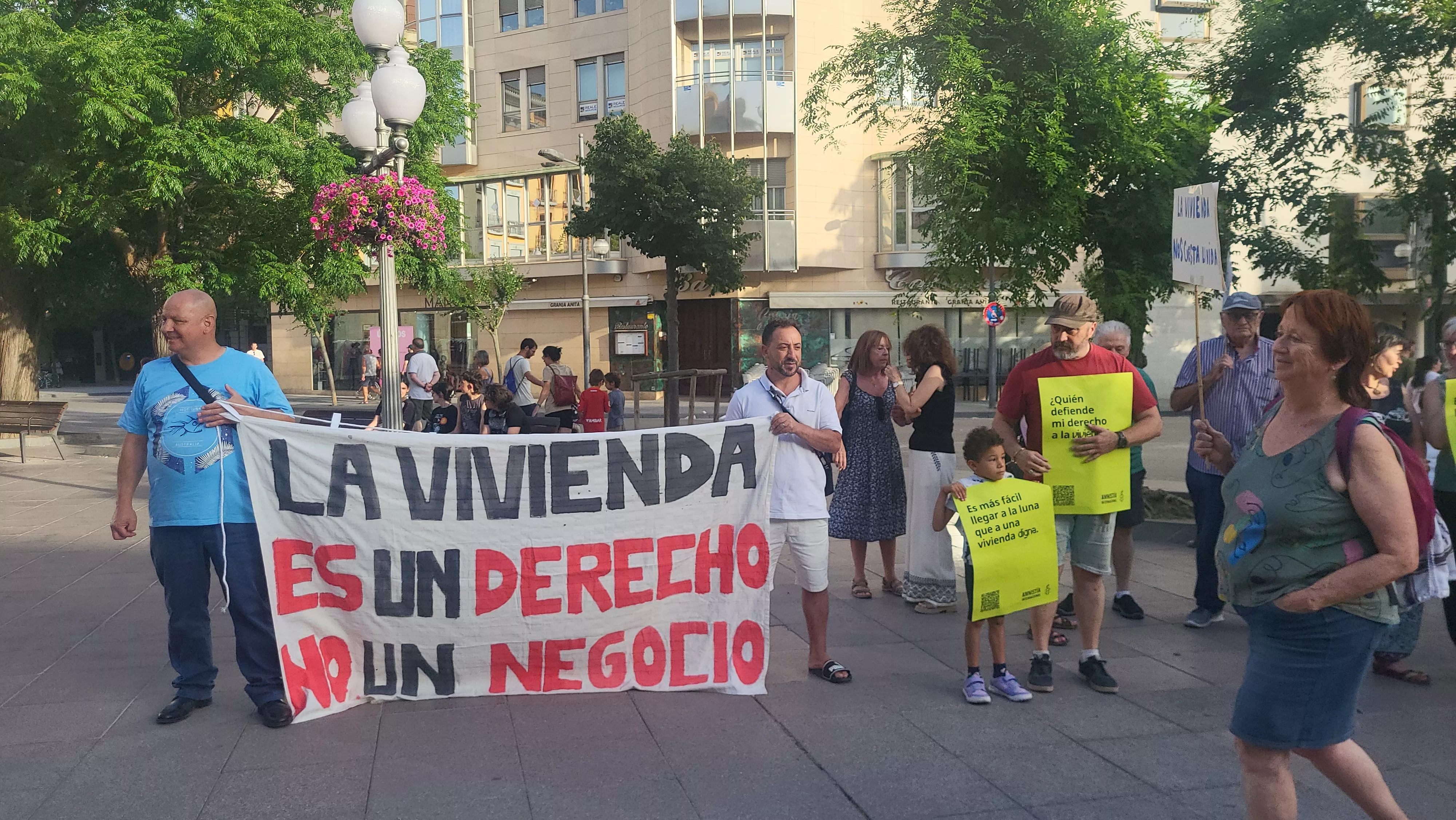 Protesta convocada por la Plataforma Vivienda Huesca. Foto Mercedes Manterola