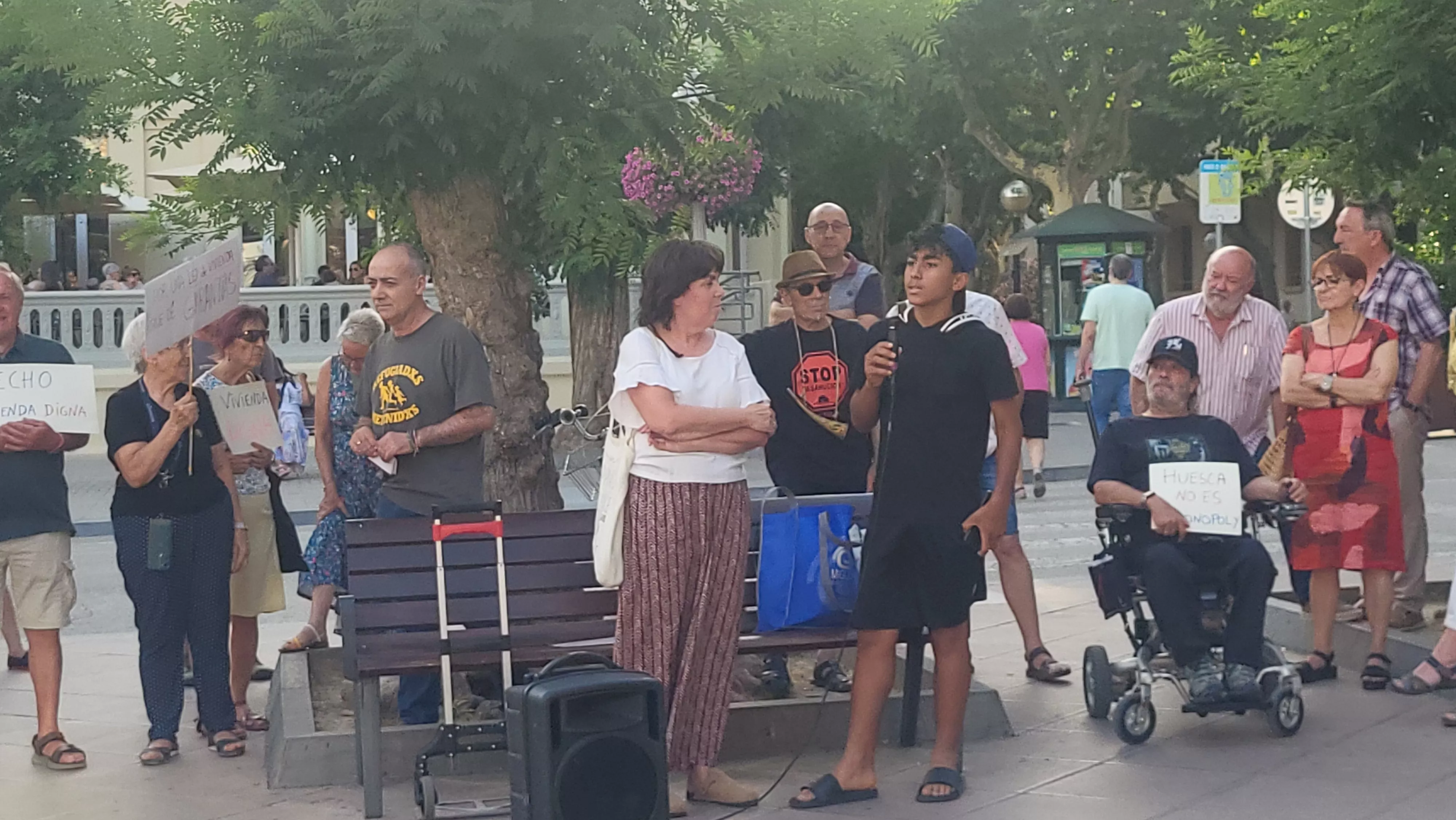 Protesta convocada por la Plataforma Vivienda Huesca. Foto Mercedes Manterola