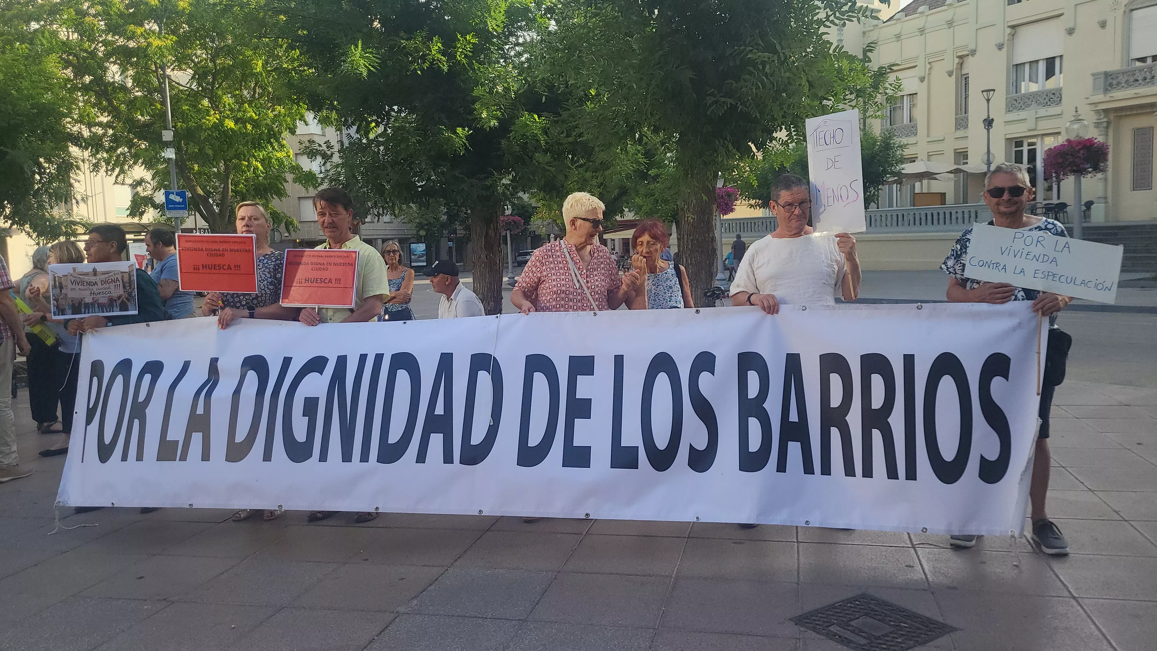 Protesta convocada por la Plataforma Vivienda Huesca. Foto Mercedes Manterola