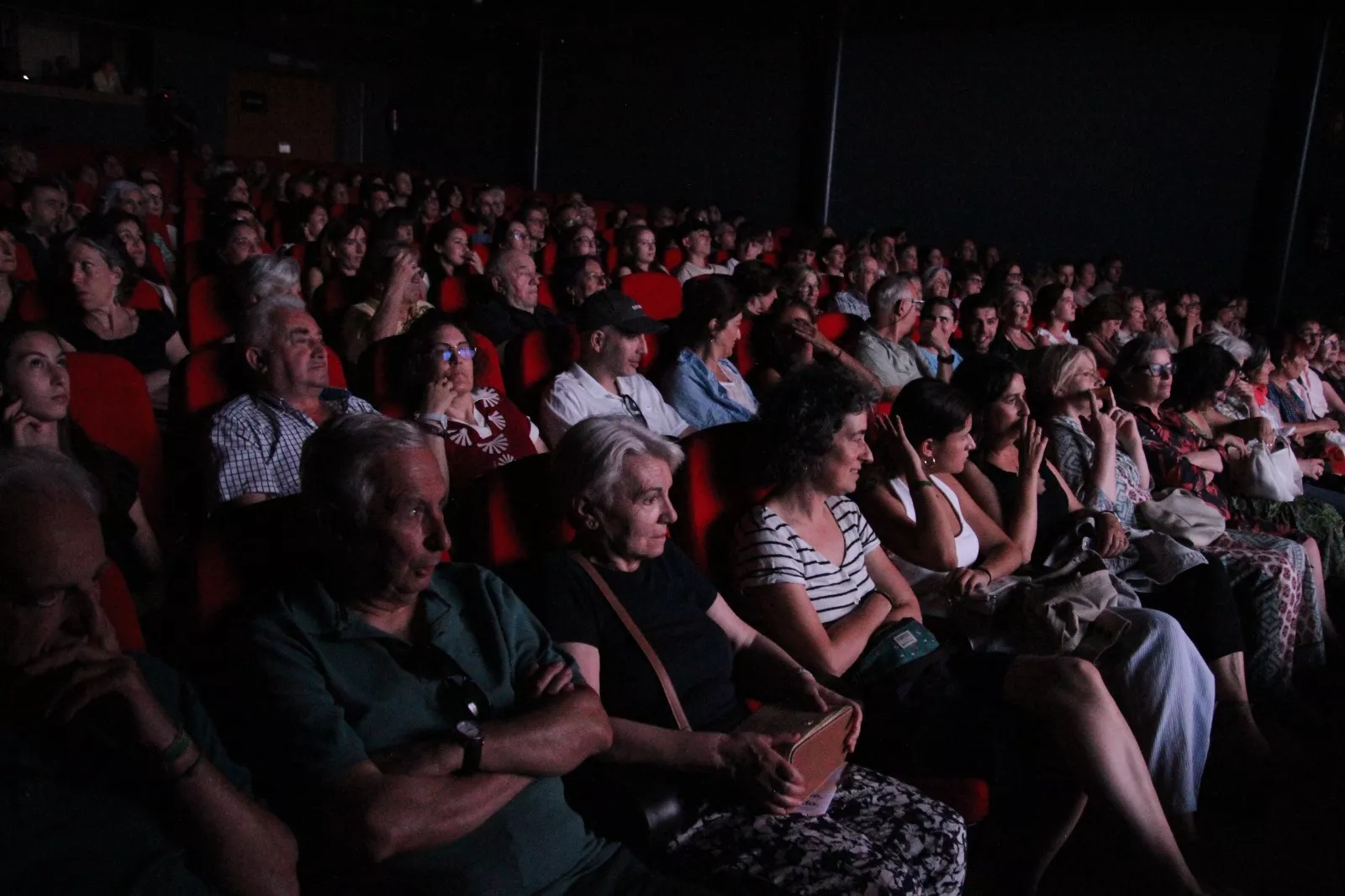 Representación de 'La casa de Bernarda Alba' por Alcorque Teatro en la Muestra Joven. Foto Carlos Neofato