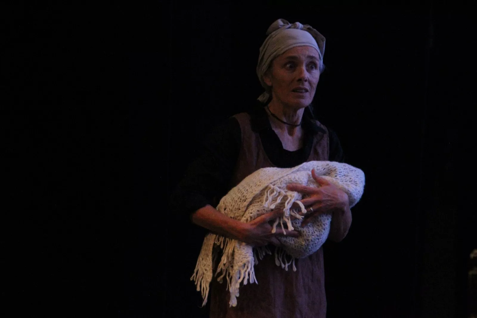 Representación de 'La casa de Bernarda Alba' por Alcorque Teatro en la Muestra Joven. Foto Carlos Neofato