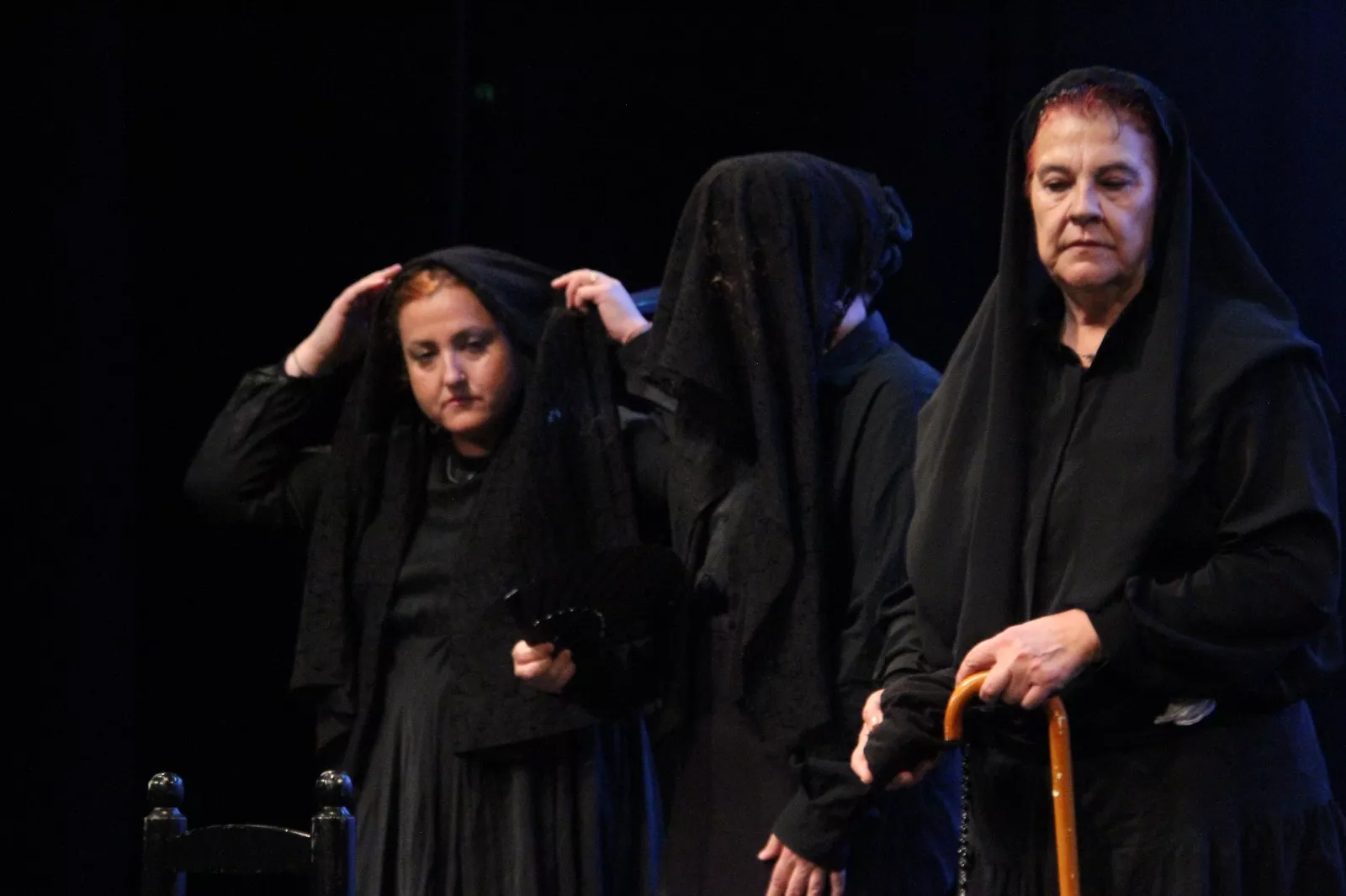 Representación de 'La casa de Bernarda Alba' por Alcorque Teatro en la Muestra Joven. Foto Carlos Neofato