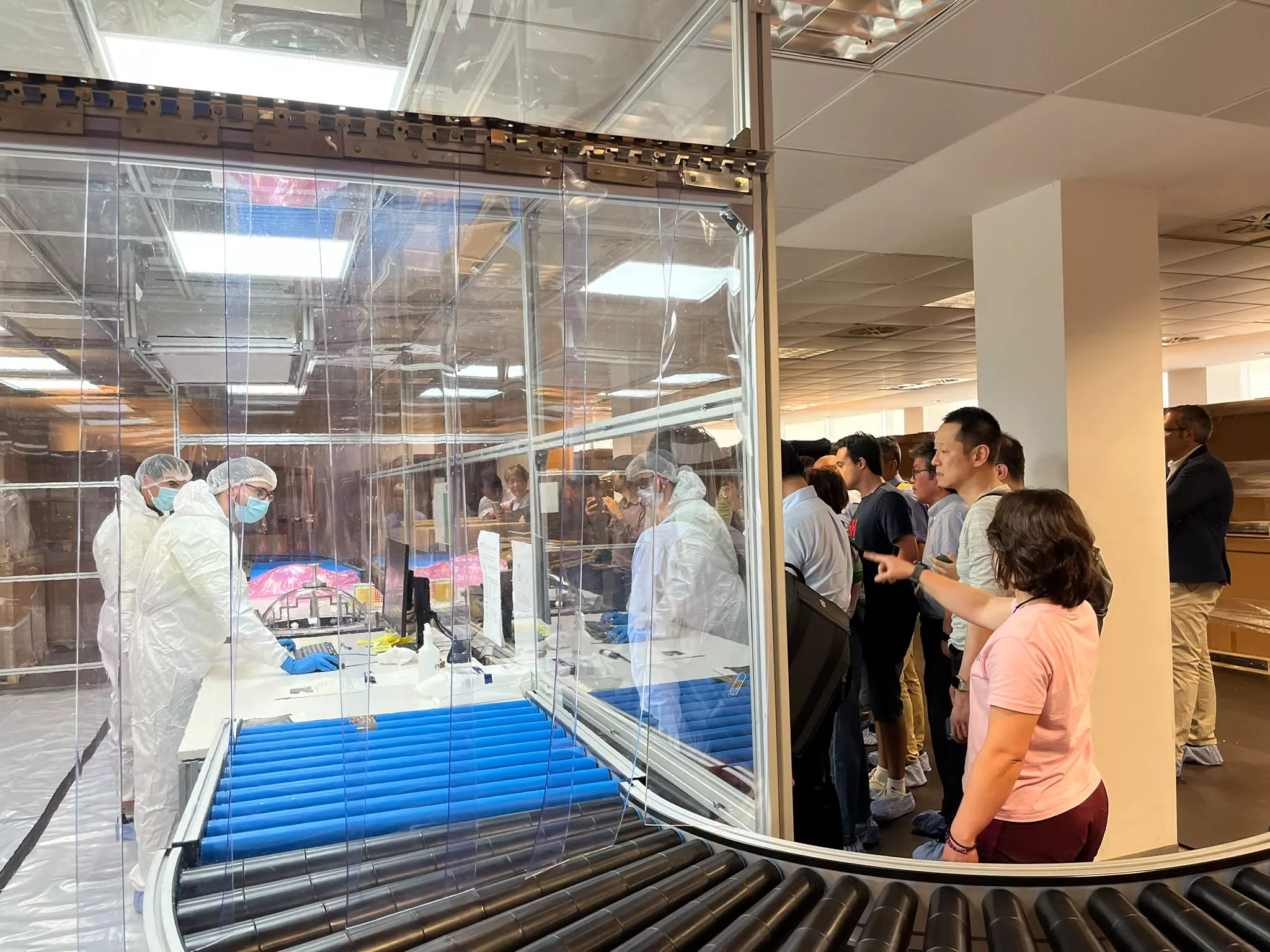 El comité internacional de Hyper-Kamiokande visita Walqa para supervisar el avance de uno de los mayores experimentos científicos del mundo.