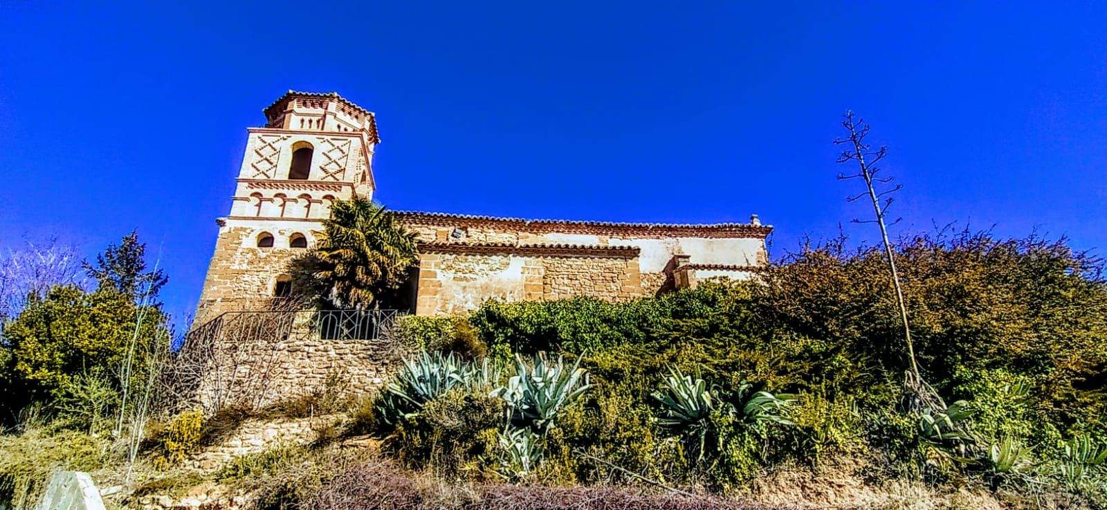 Nueno, con su torre de la iglesia mudéjar. Foto Joaquín Santafé