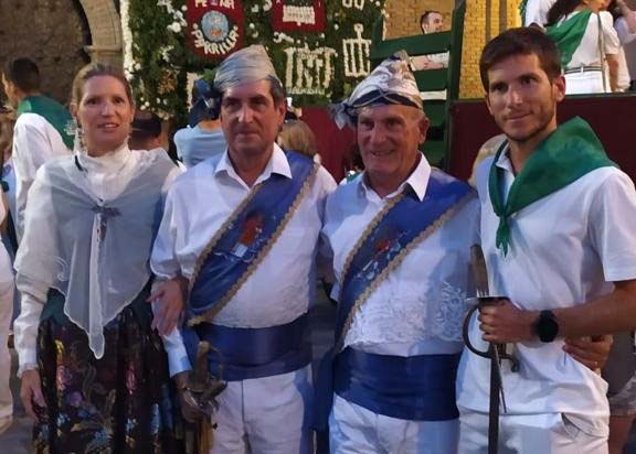 Fernando Esperanza, junto a su hijo Fernando, su hermano Jesús y su sobrina Cristina Fernando Esperanza, junto a su hijo Fernando, su hermano Jesús y su sobrina Cristina