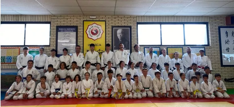 Otro de los grupos de la Escuela Samurai. Otro de los grupos de la Escuela Samurai.