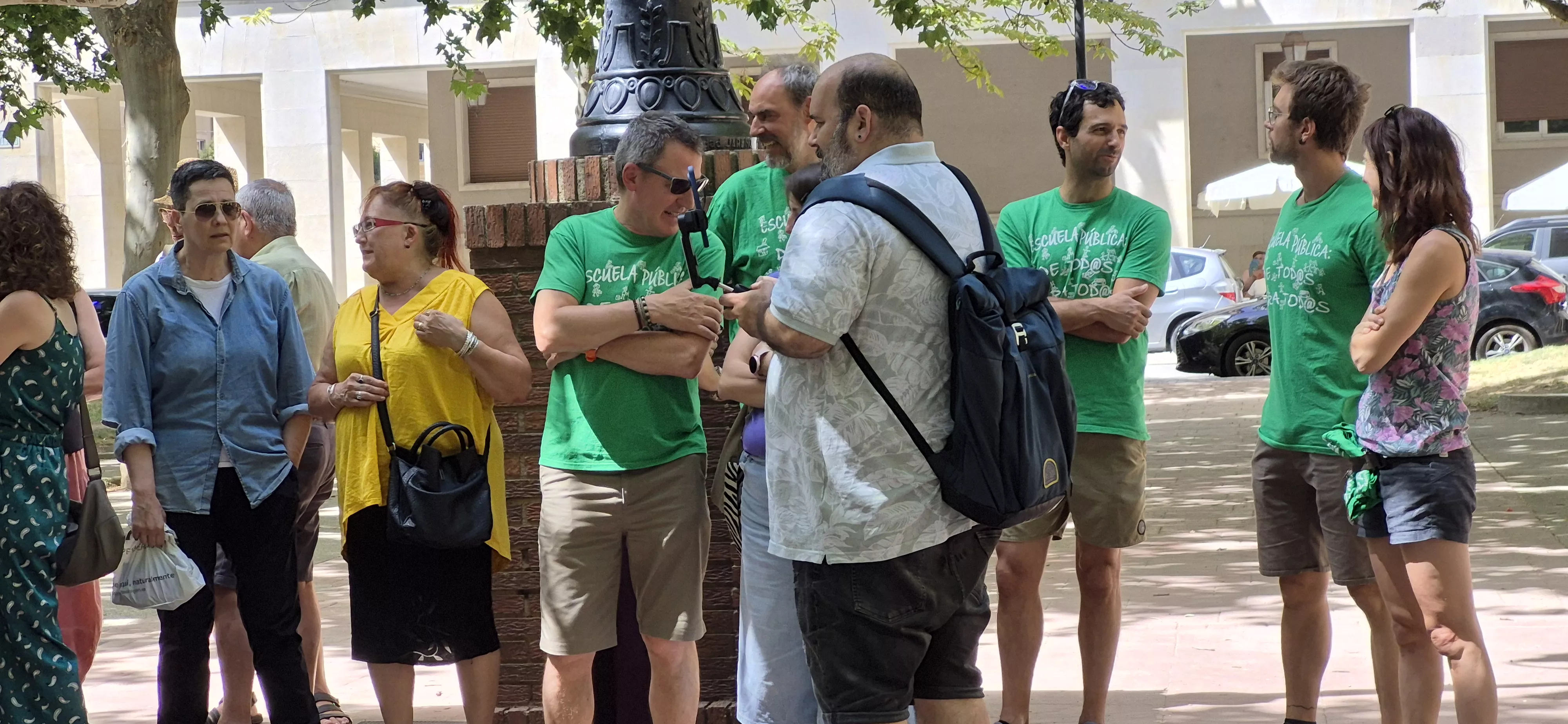 Concentración por la escuela pública y contra los expedientes a docentes. Foto Myriam Martínez