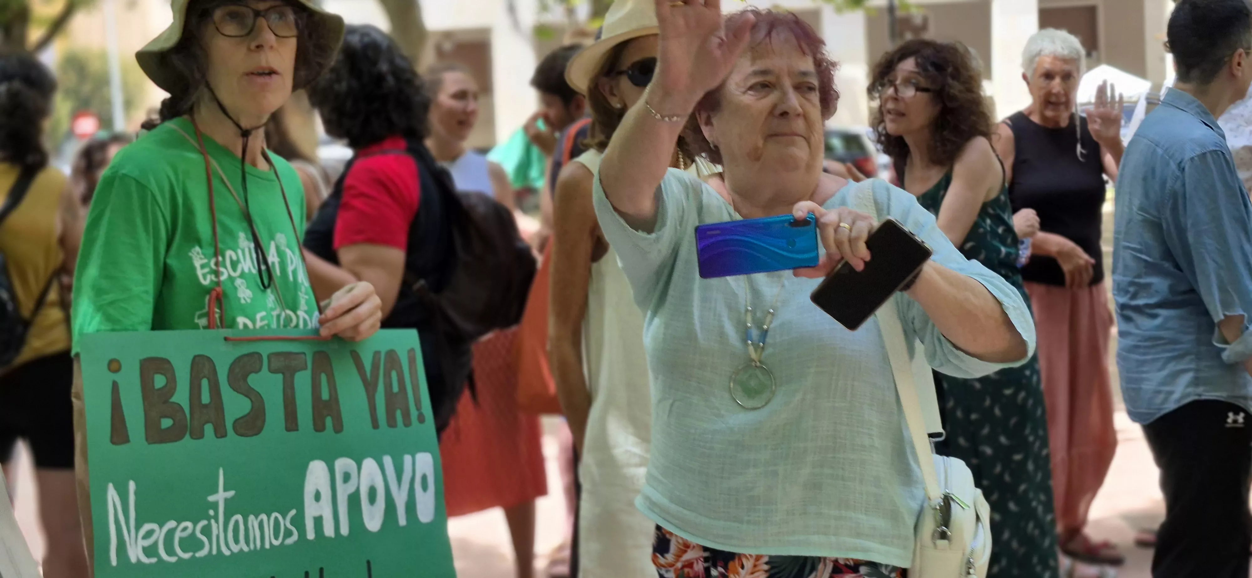 Concentración por la escuela pública y contra los expedientes a docentes. Foto Myriam Martínez