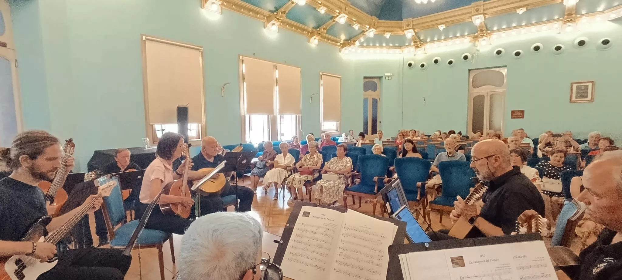 La Orquesta Sertoriana llena de música el Casino de Huesca con su concierto de primavera.