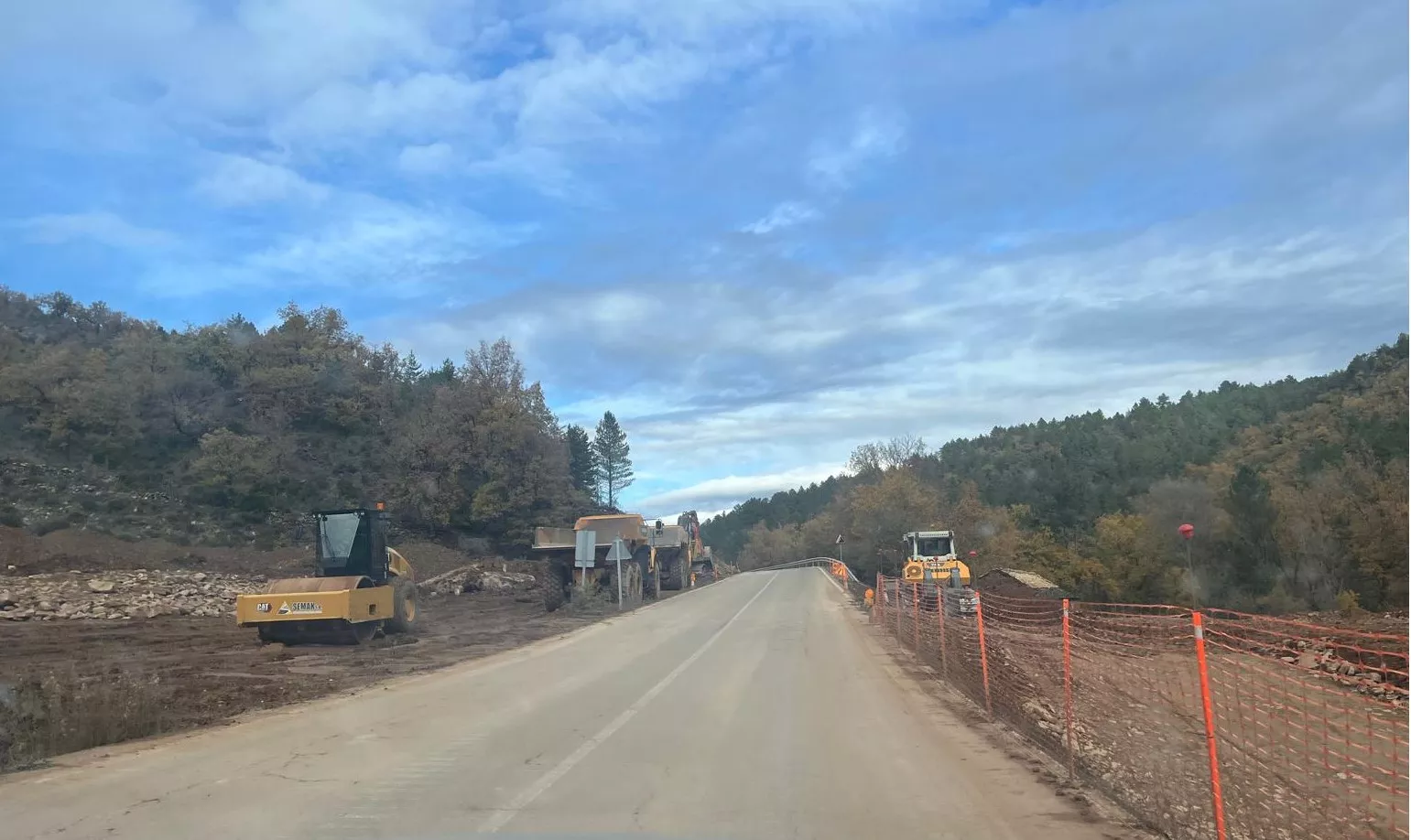 Las obras en la A-132 se suspenden por el calor y se aplaza el corte total previsto.