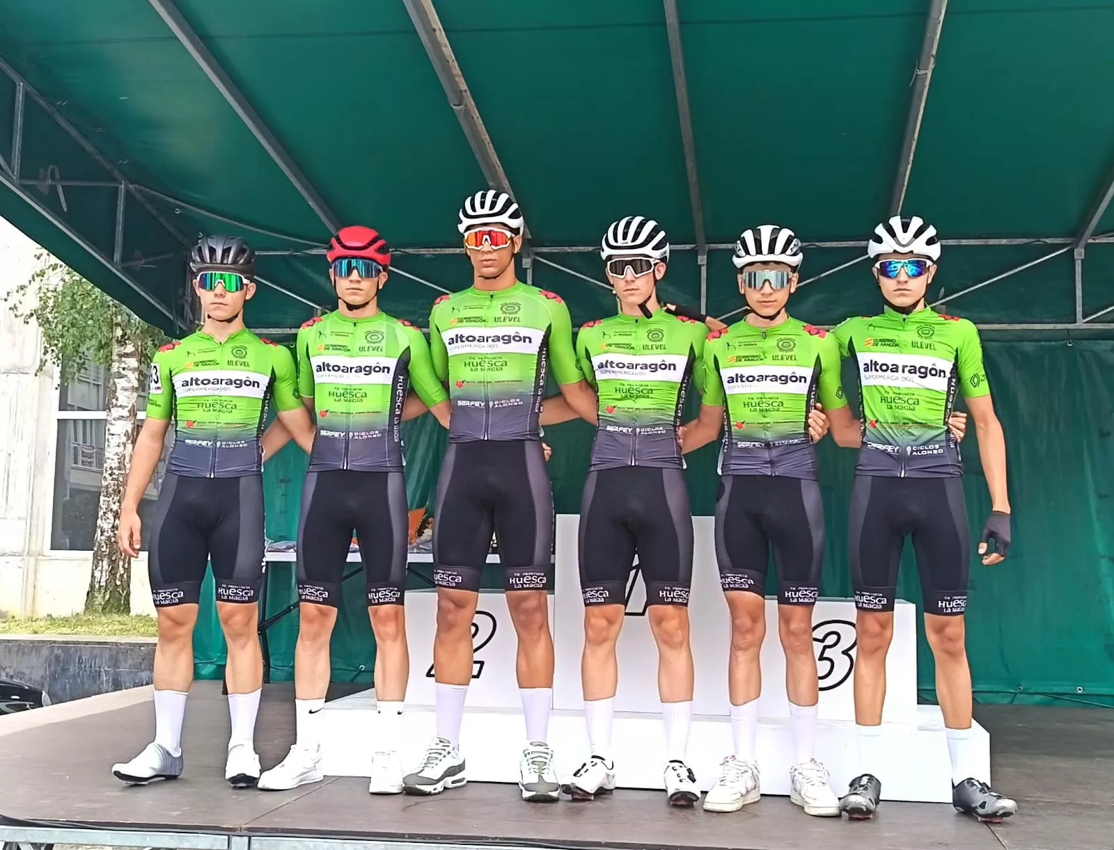La escuadra oscense en la Vuelta a Guipúzcoa.