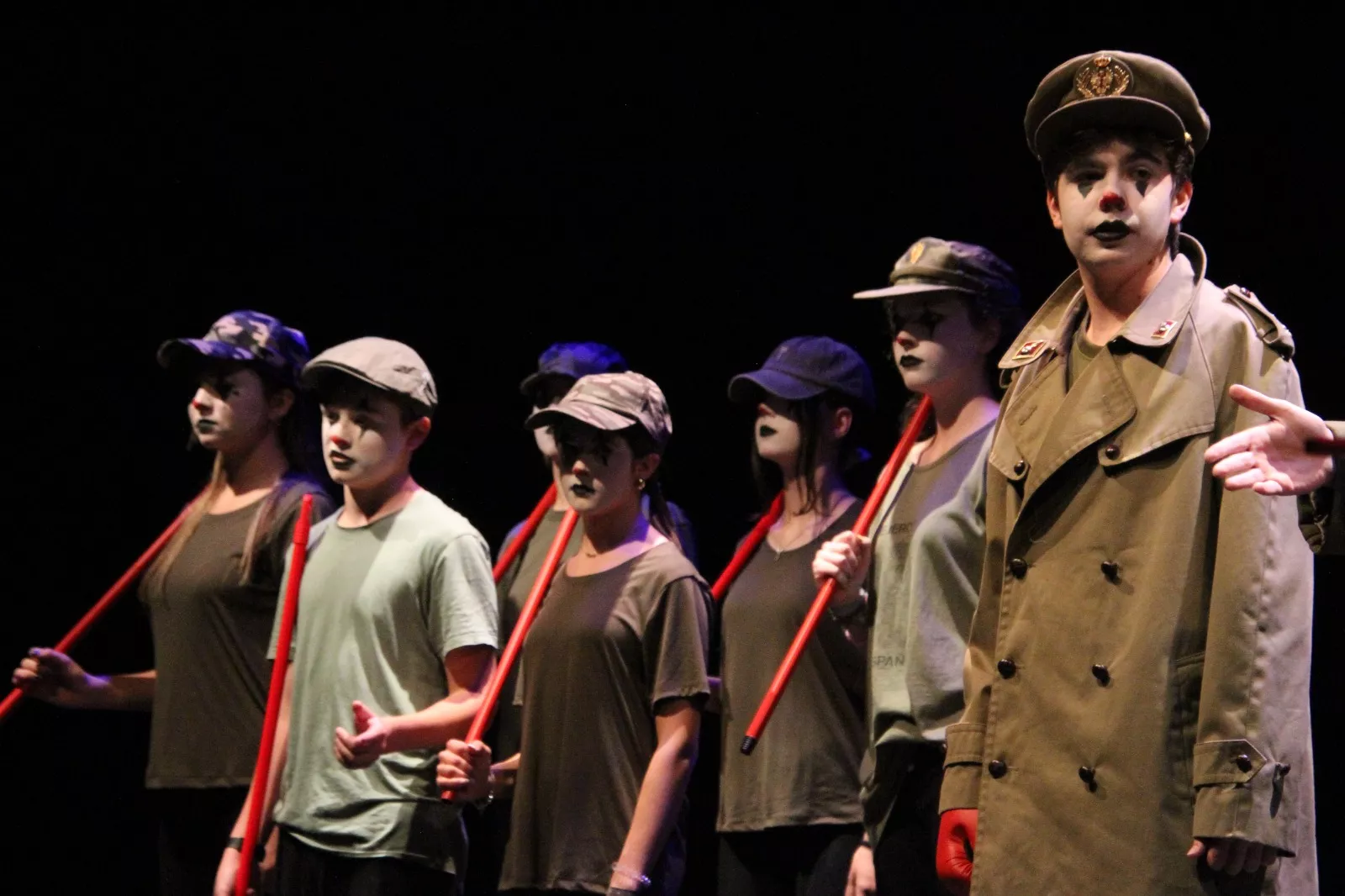 Ventana Teatro lleva al escenario una sátira antibelicista cargada de humor y reflexión.