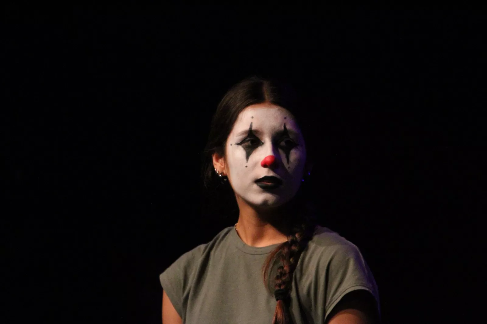 Representación de ‘Pim, pam, clown’ por Ventana Teatro en la Muestra de Huesca. Foto Carlos Neofato