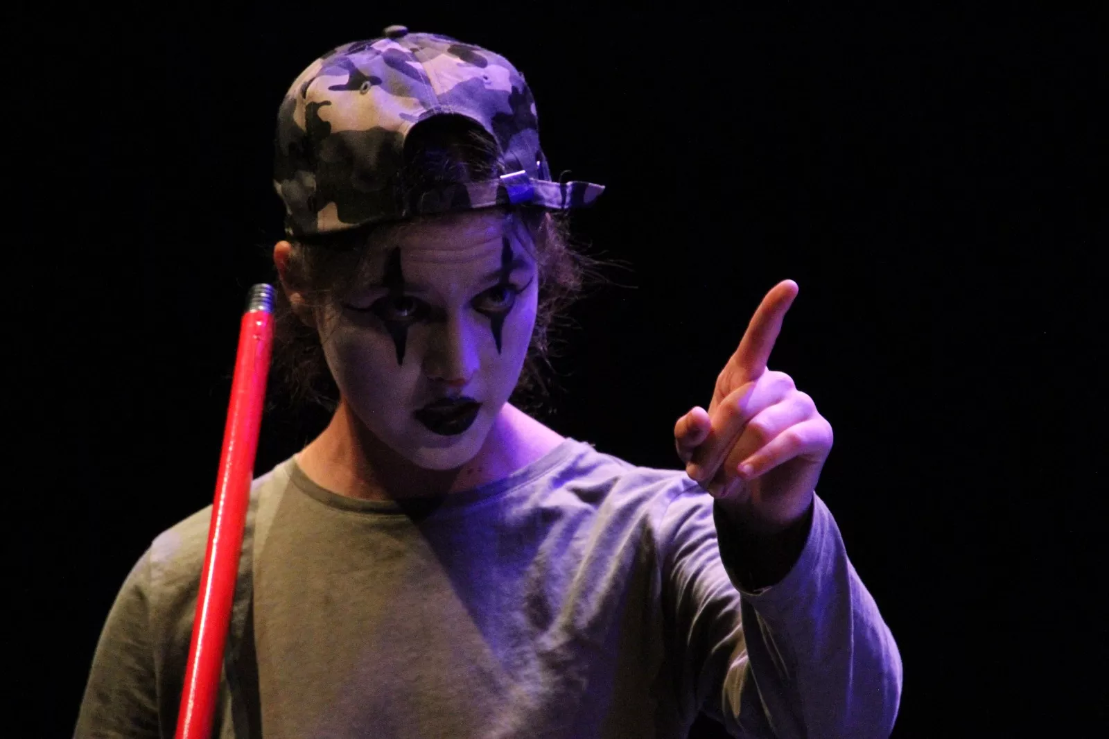 Representación de ‘Pim, pam, clown’ por Ventana Teatro en la Muestra de Huesca. Foto Carlos Neofato