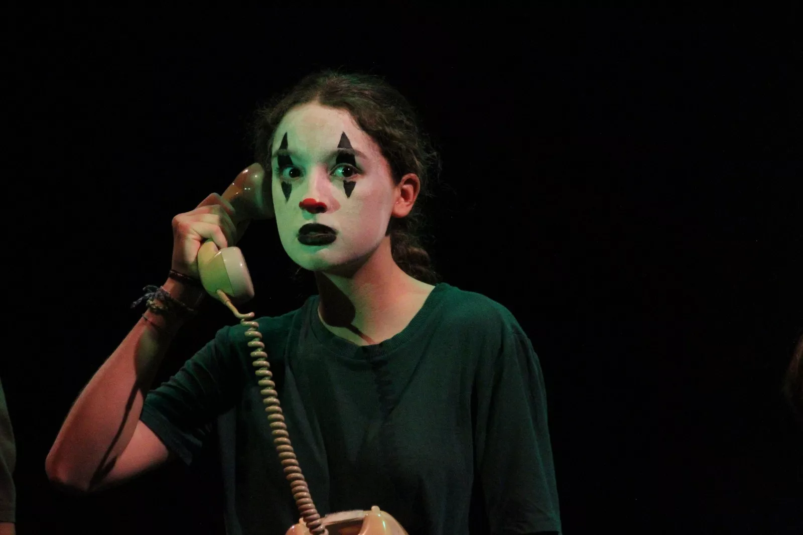 Representación de ‘Pim, pam, clown’ por Ventana Teatro en la Muestra de Huesca. Foto Carlos Neofato
