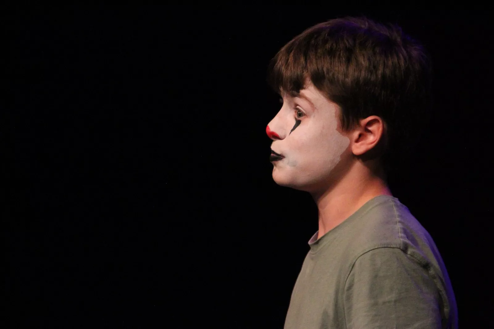Representación de ‘Pim, pam, clown’ por Ventana Teatro en la Muestra de Huesca. Foto Carlos Neofato