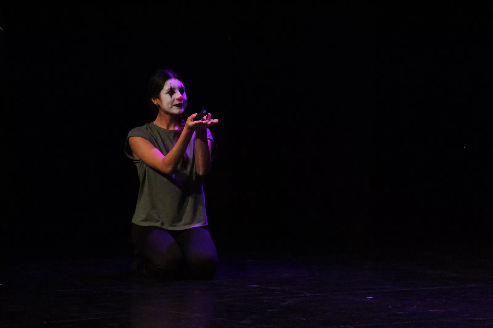 Representación de ‘Pim, pam, clown’ por Ventana Teatro en la Muestra de Huesca. Foto Carlos Neofato