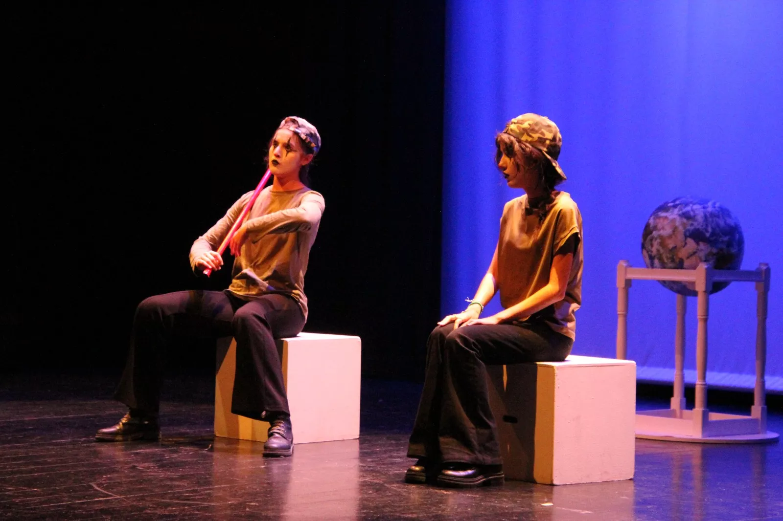 Representación de ‘Pim, pam, clown’ por Ventana Teatro en la Muestra de Huesca. Foto Carlos Neofato