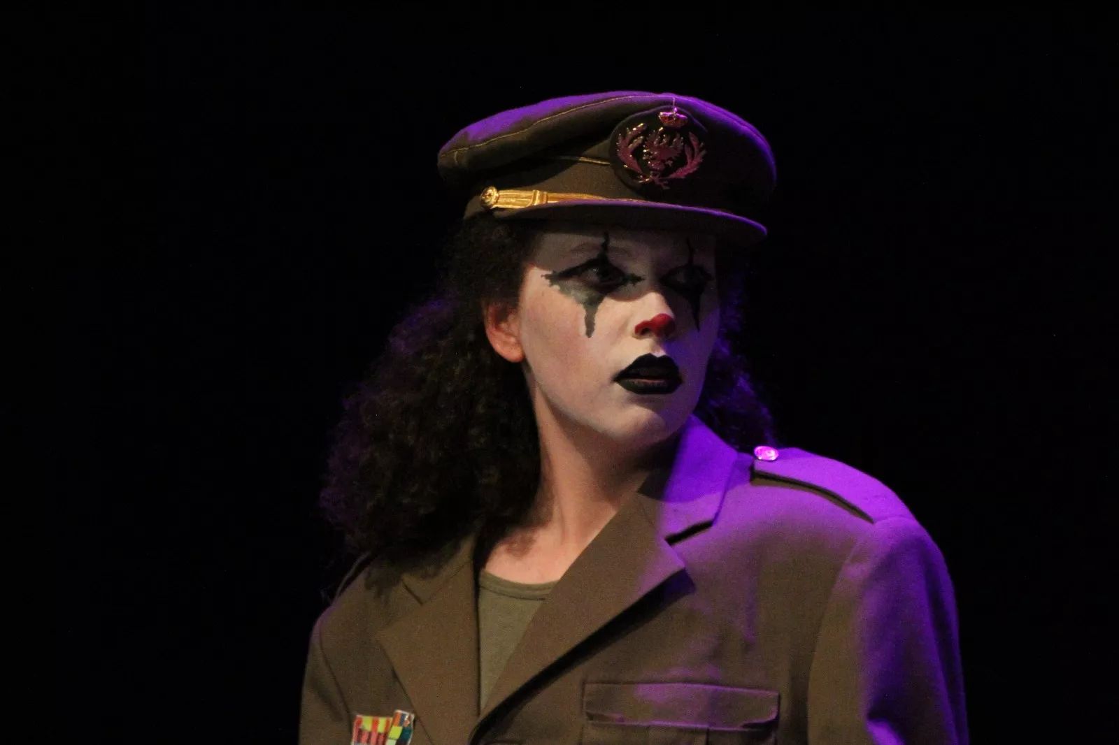 Representación de ‘Pim, pam, clown’ por Ventana Teatro en la Muestra de Huesca. Foto Carlos Neofato