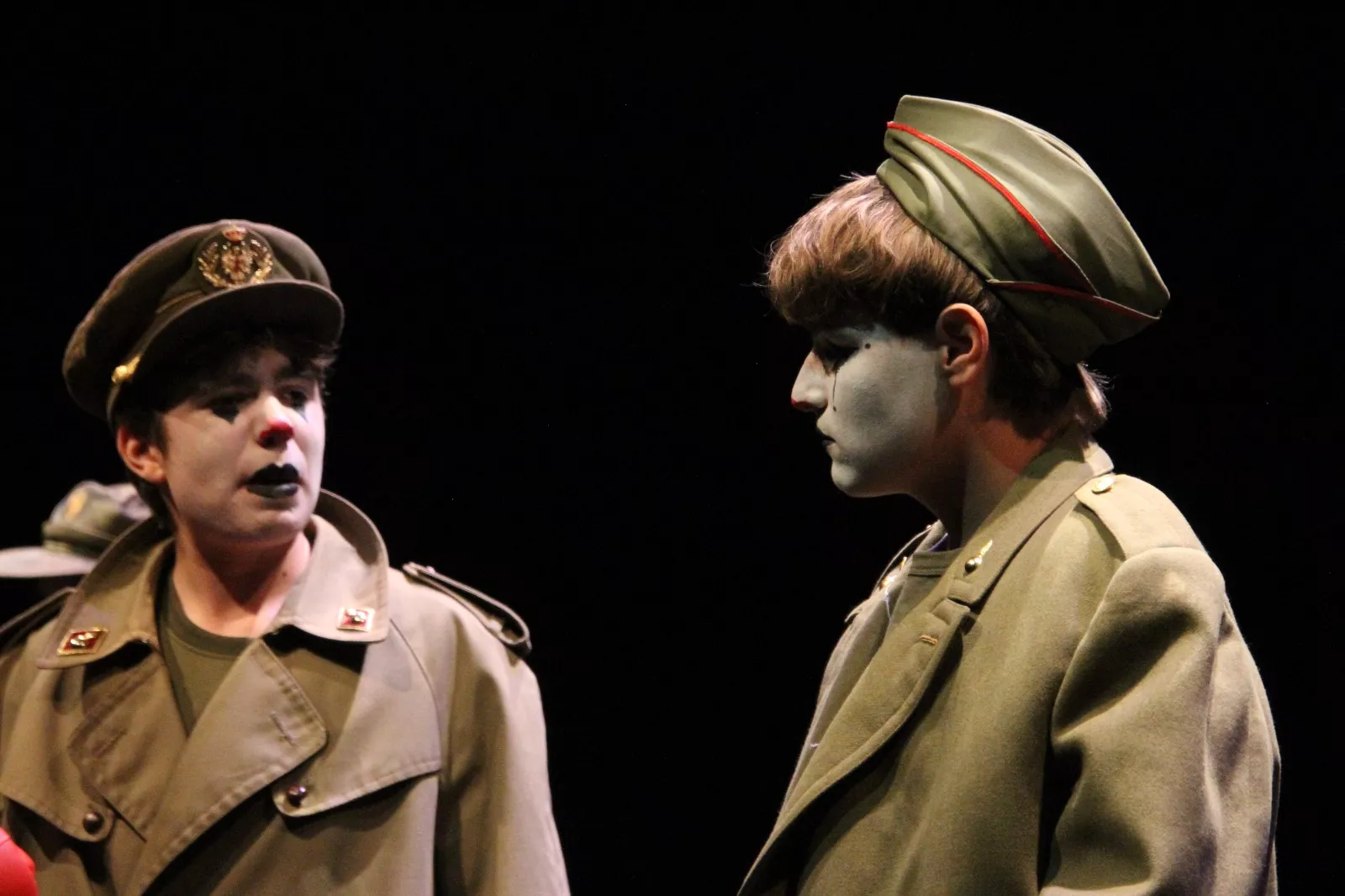 Representación de ‘Pim, pam, clown’ por Ventana Teatro en la Muestra de Huesca. Foto Carlos Neofato