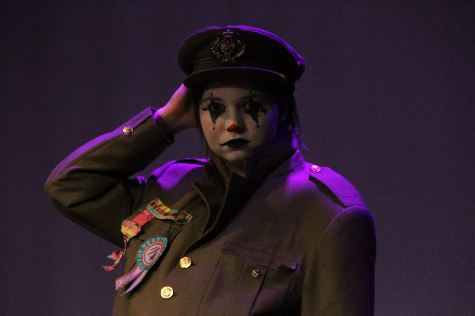 Representación de ‘Pim, pam, clown’ por Ventana Teatro en la Muestra de Huesca. Foto Carlos Neofato