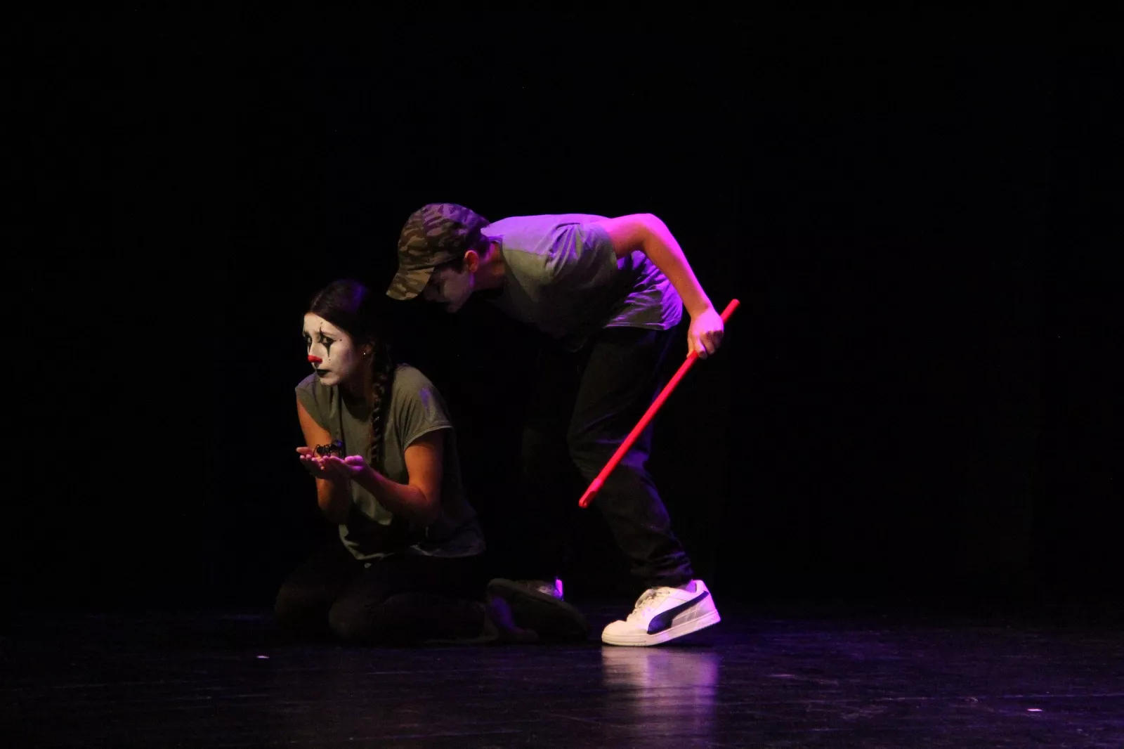 Representación de ‘Pim, pam, clown’ por Ventana Teatro en la Muestra de Huesca. Foto Carlos Neofato