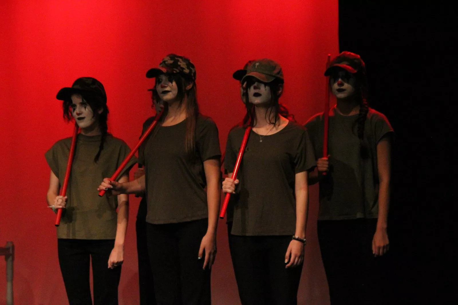 Representación de ‘Pim, pam, clown’ por Ventana Teatro en la Muestra de Huesca. Foto Carlos Neofato
