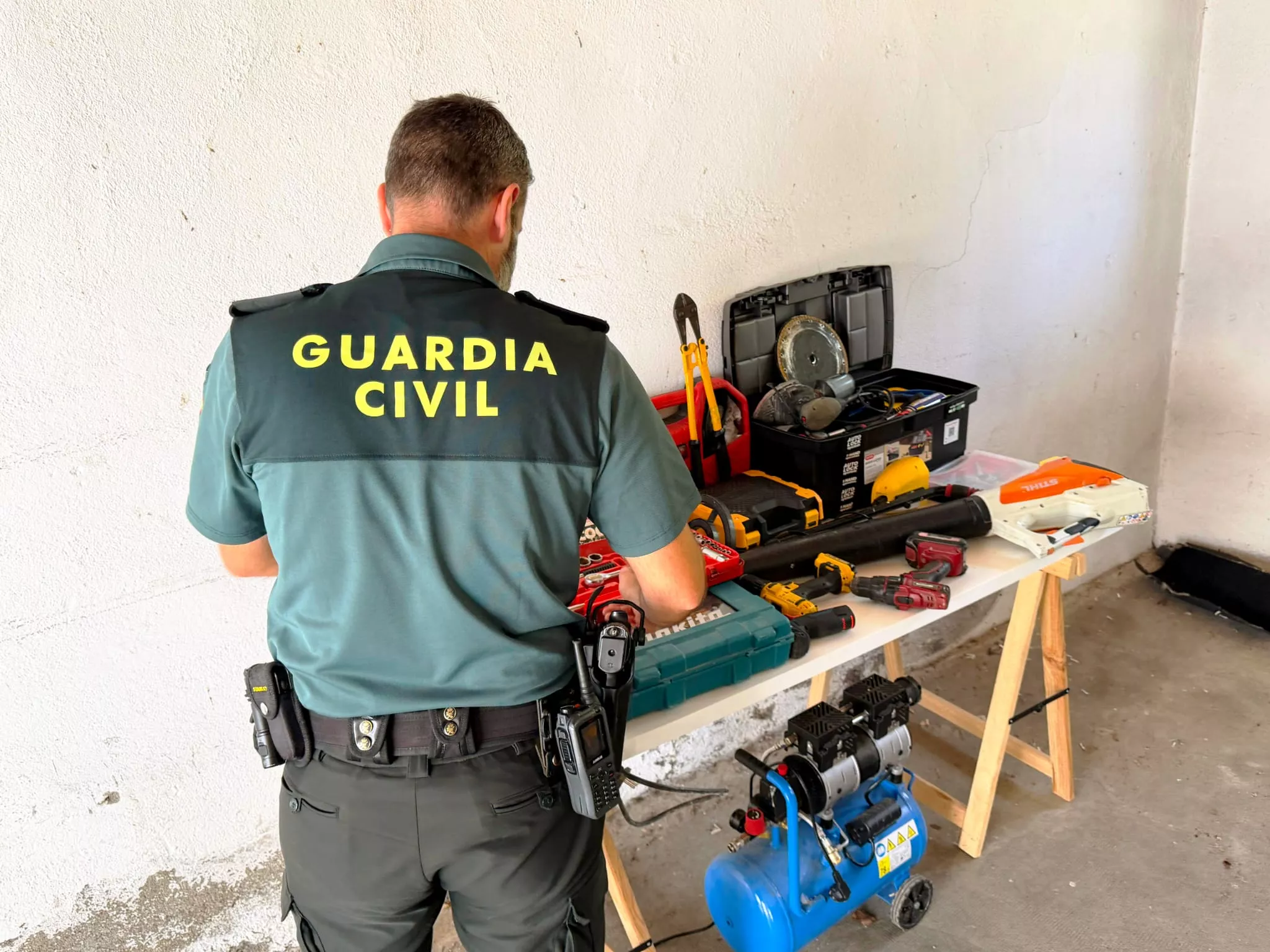 Investigan a un vecino del Alto Gállego por poseer herramientas robadas valoradas en casi 10.000 euros.