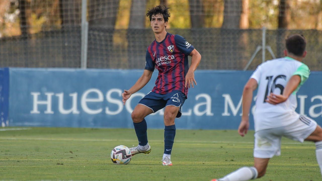 Hugo Anglada en un partido con el Huesca. Foto: SD Huesca