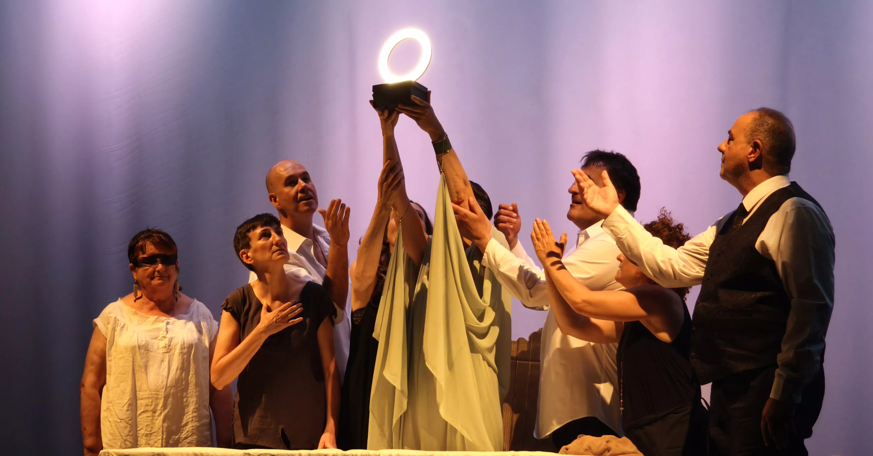 El grupo Deleites Teatro en la XXXIV Muestra de Teatro y Danza Joven. Foto María José Sampietro