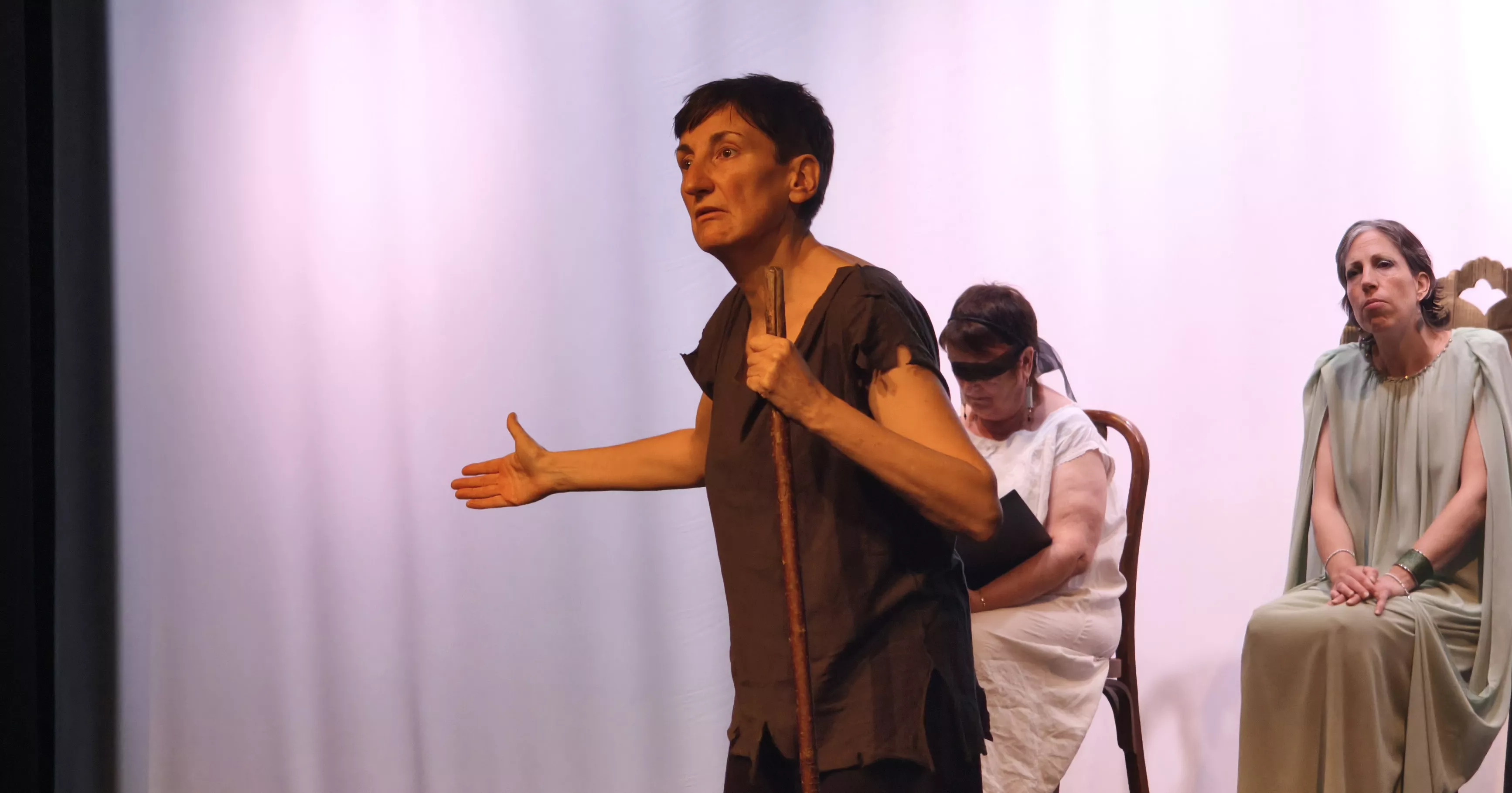 El grupo Deleites Teatro en la XXXIV Muestra de Teatro y Danza Joven. Foto María José Sampietro
