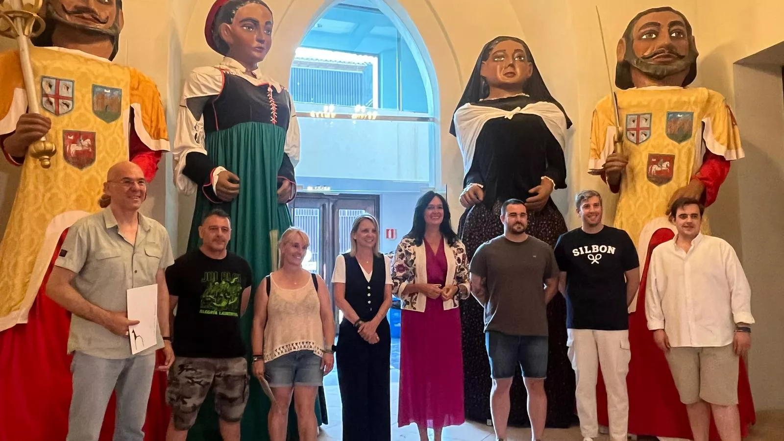 El Ayuntamiento renueva su alianza con las Peñas para impulsar las fiestas de San Lorenzo