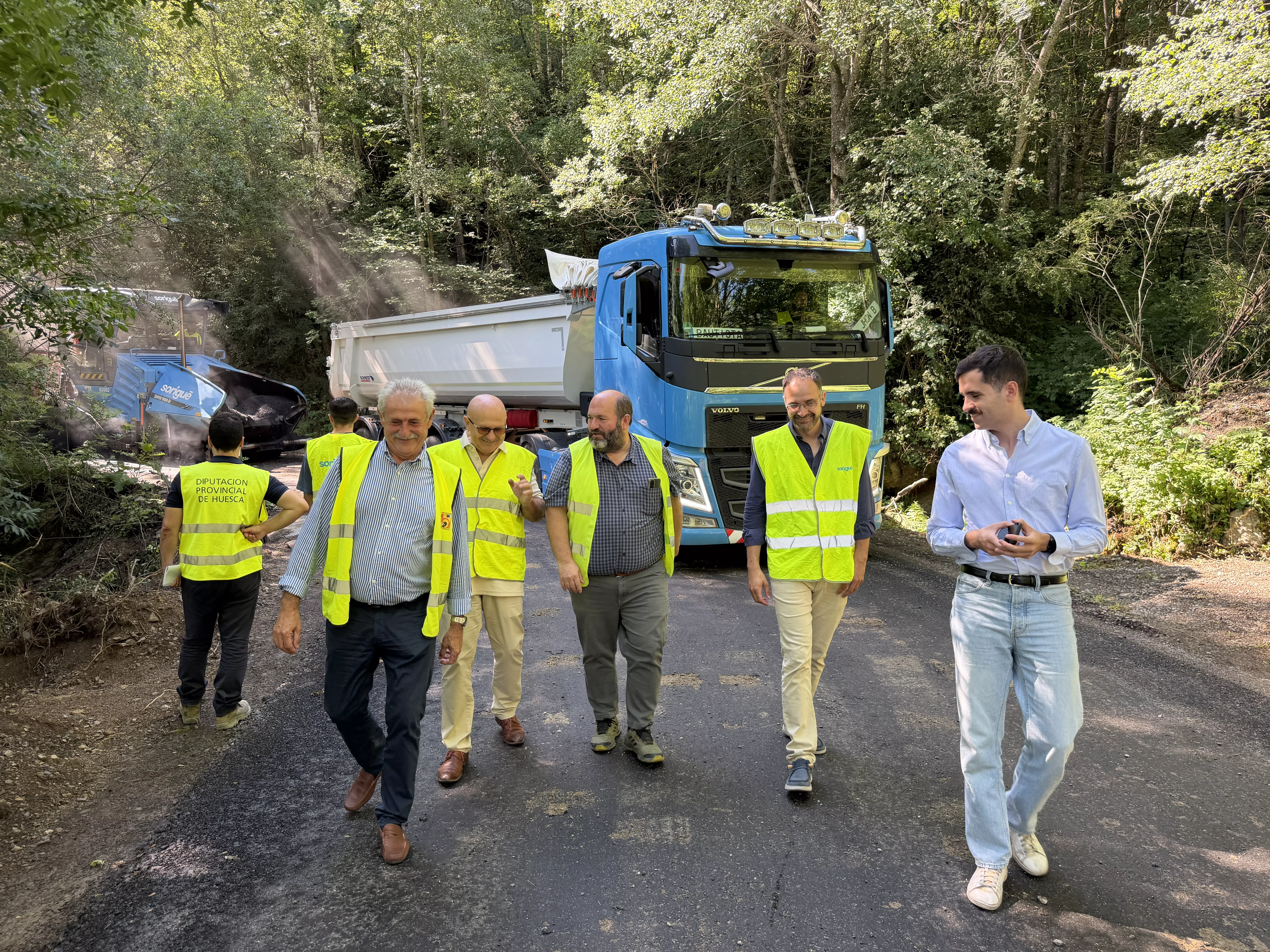 Álvaro Bescós y Ot Tintoré en la visita realizada a las obras esta mañana.