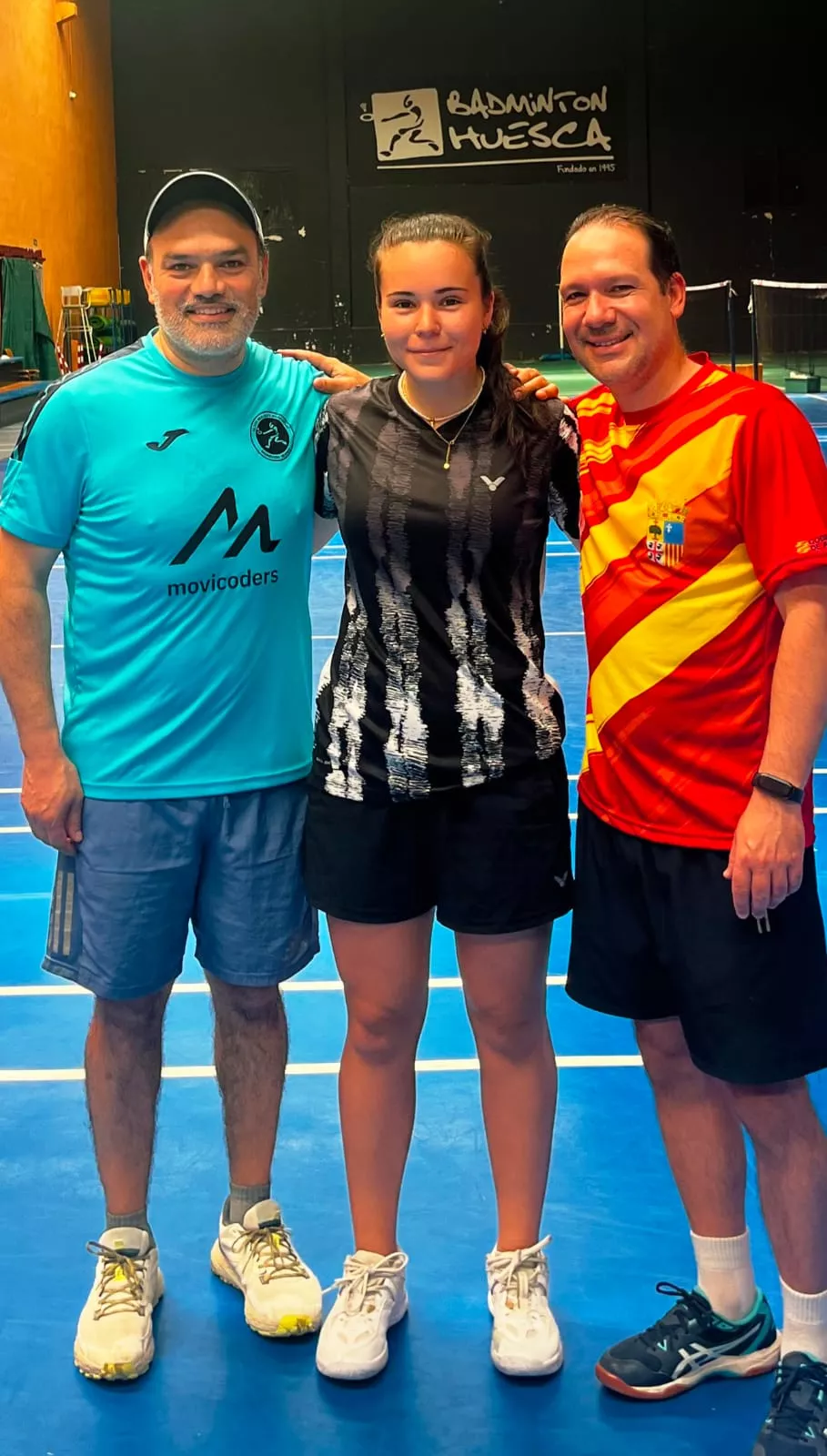 Cristina Teruel, entre Luis Suárez y Roberto Mollinedo.